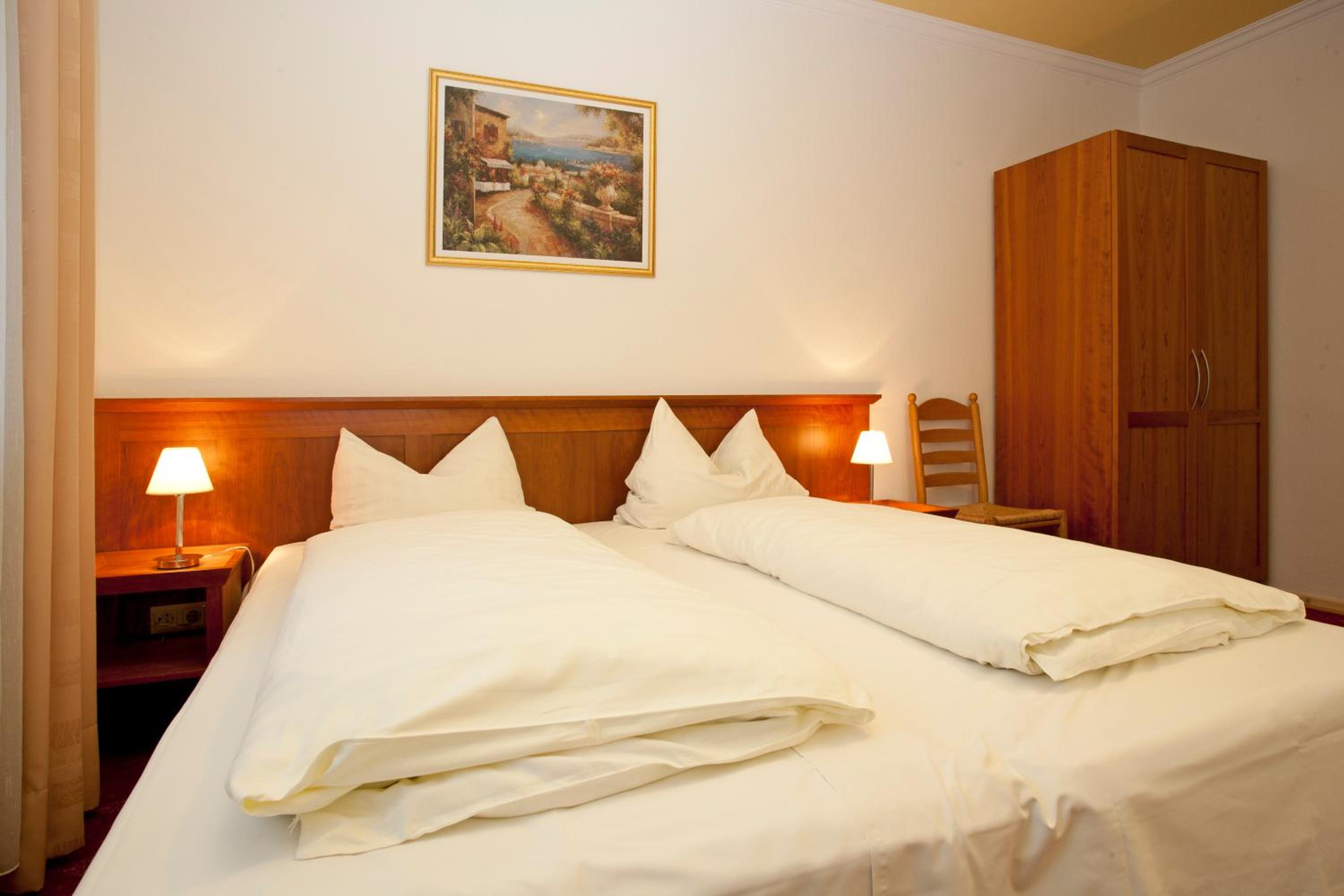 Double Room - Photo 8