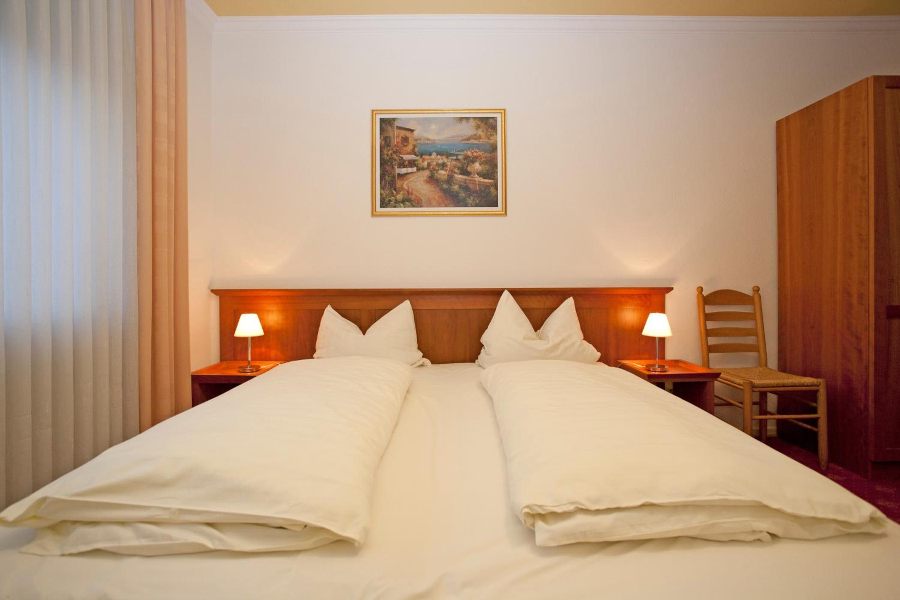 Double Room - Photo 6