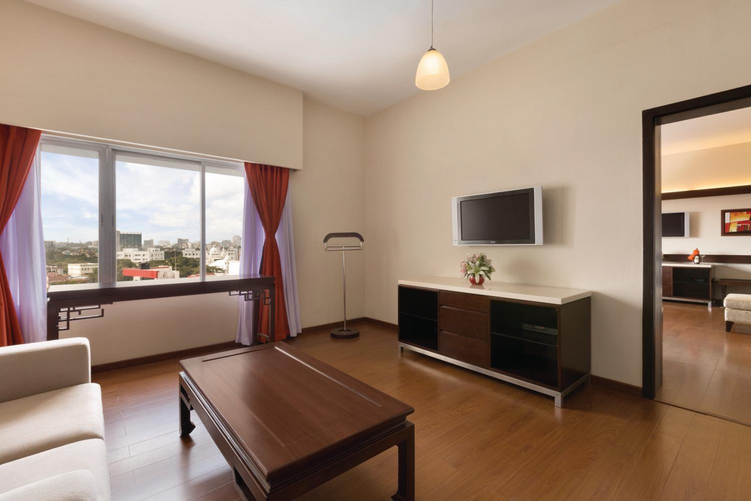 King Suite Non-Smoking - Book & Unlock Exclusive Deals