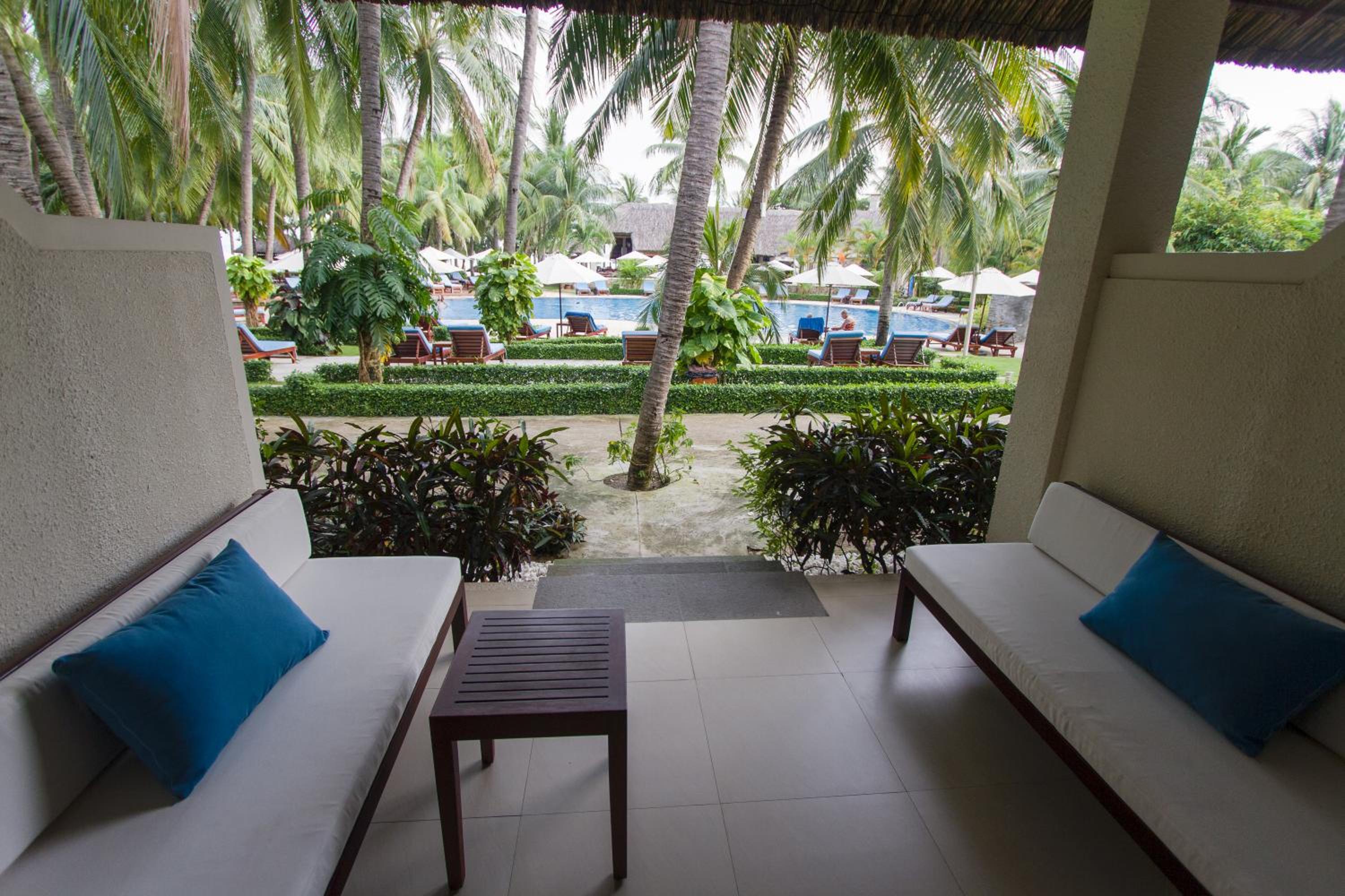 Bungalow with Terrace and Pool view - Photo 7