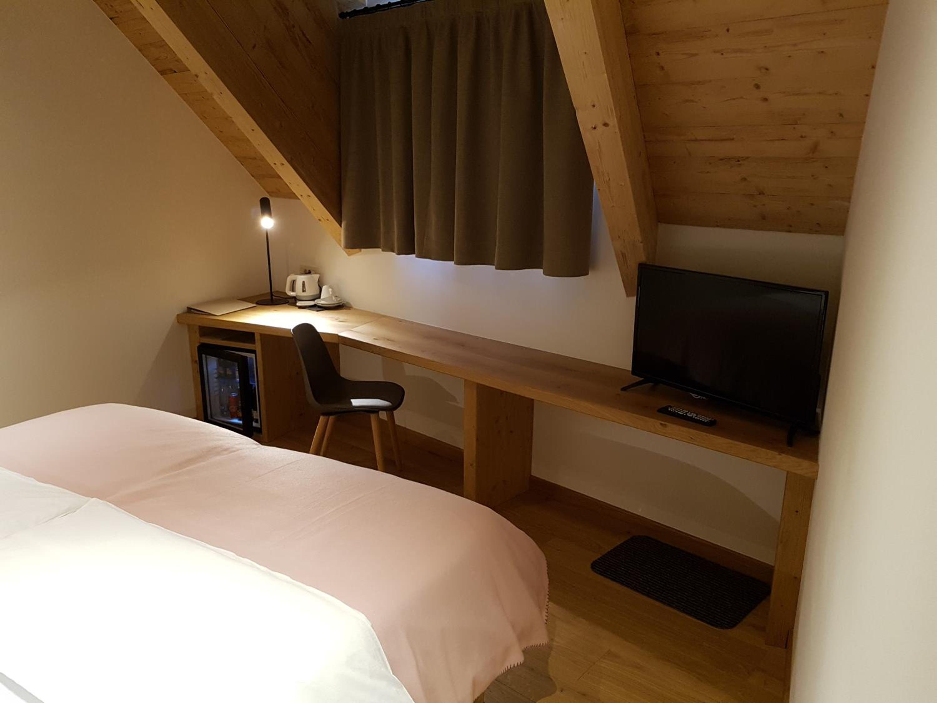Deluxe King Room photo 3