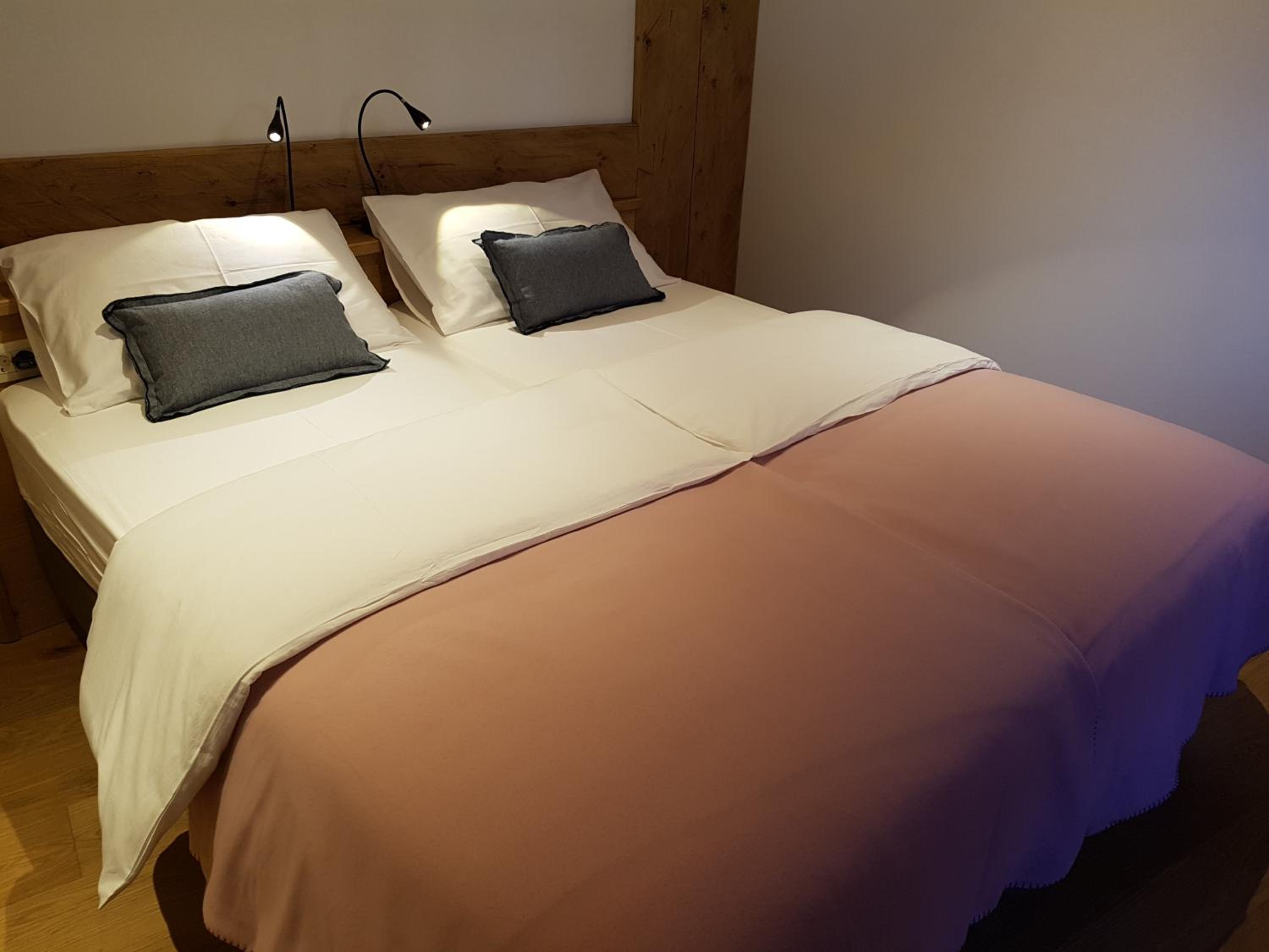 Deluxe King Room photo 1
