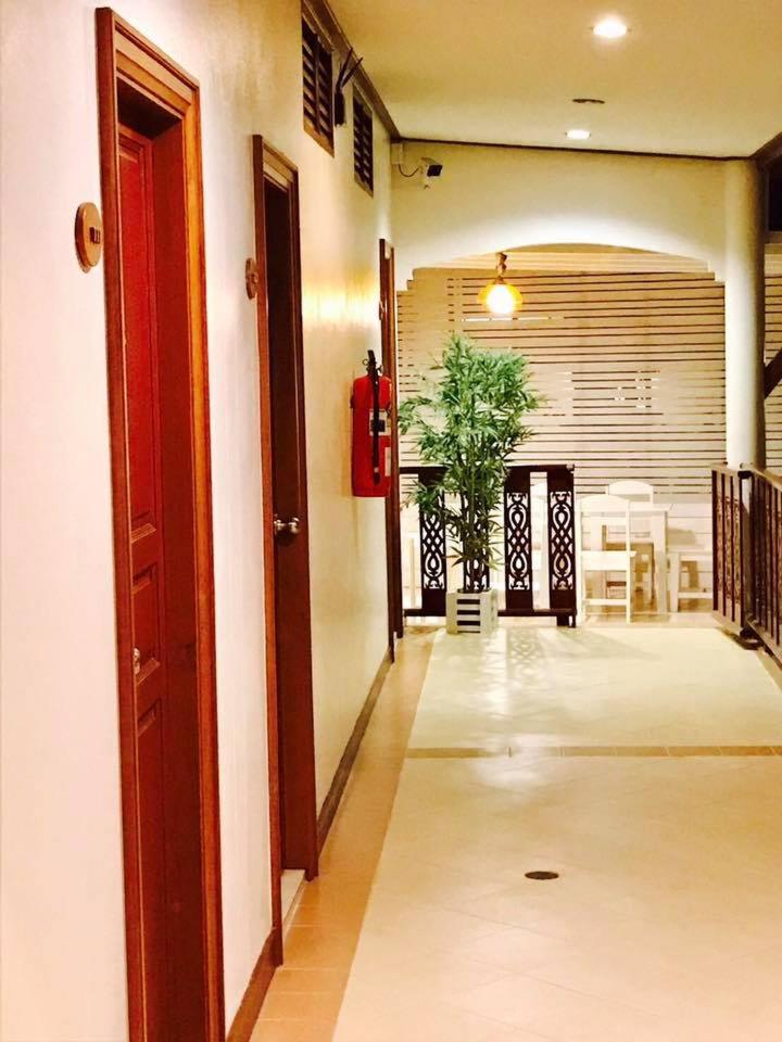 Deluxe Room - Photo 10