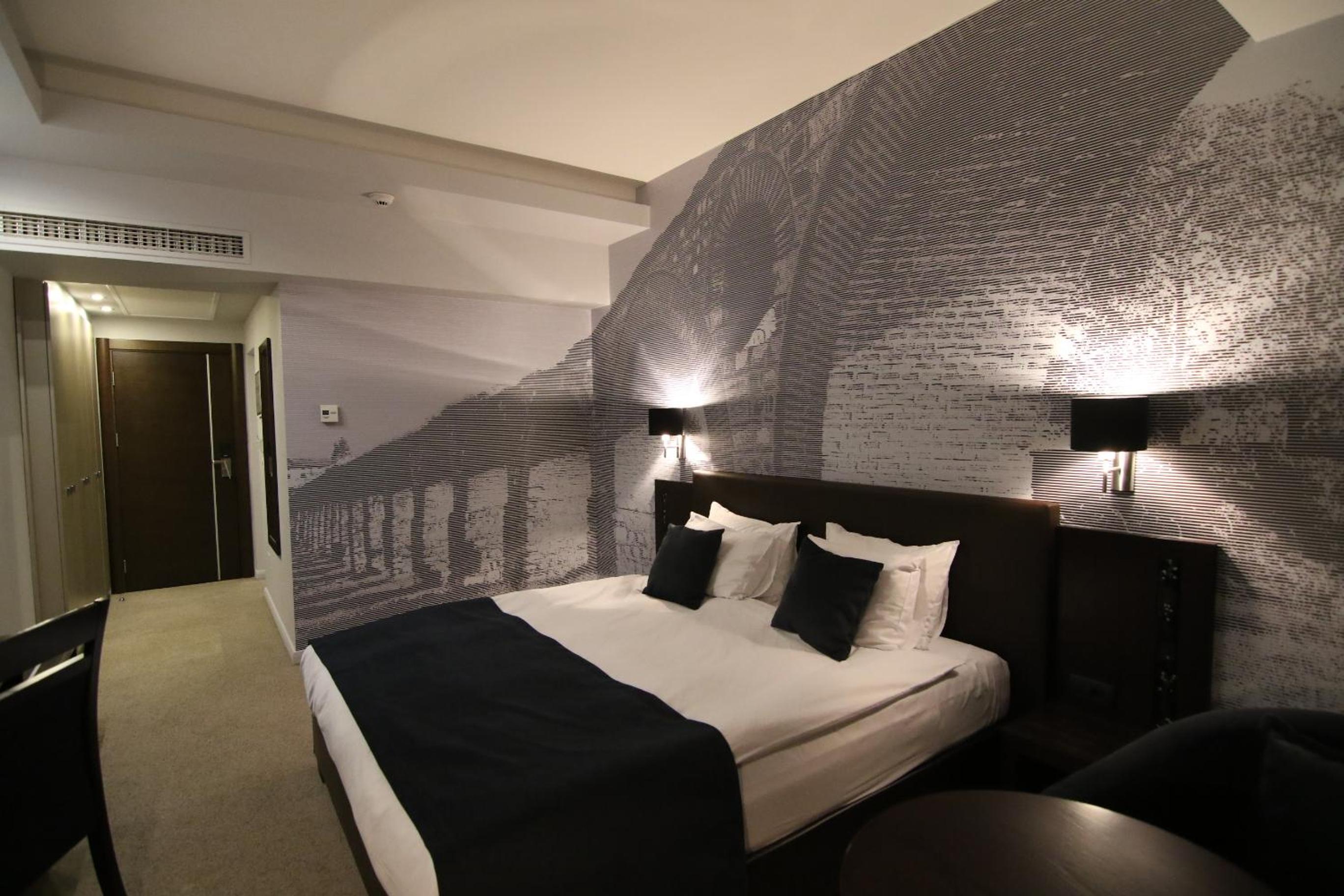 Double room (Free Indoor Parking)