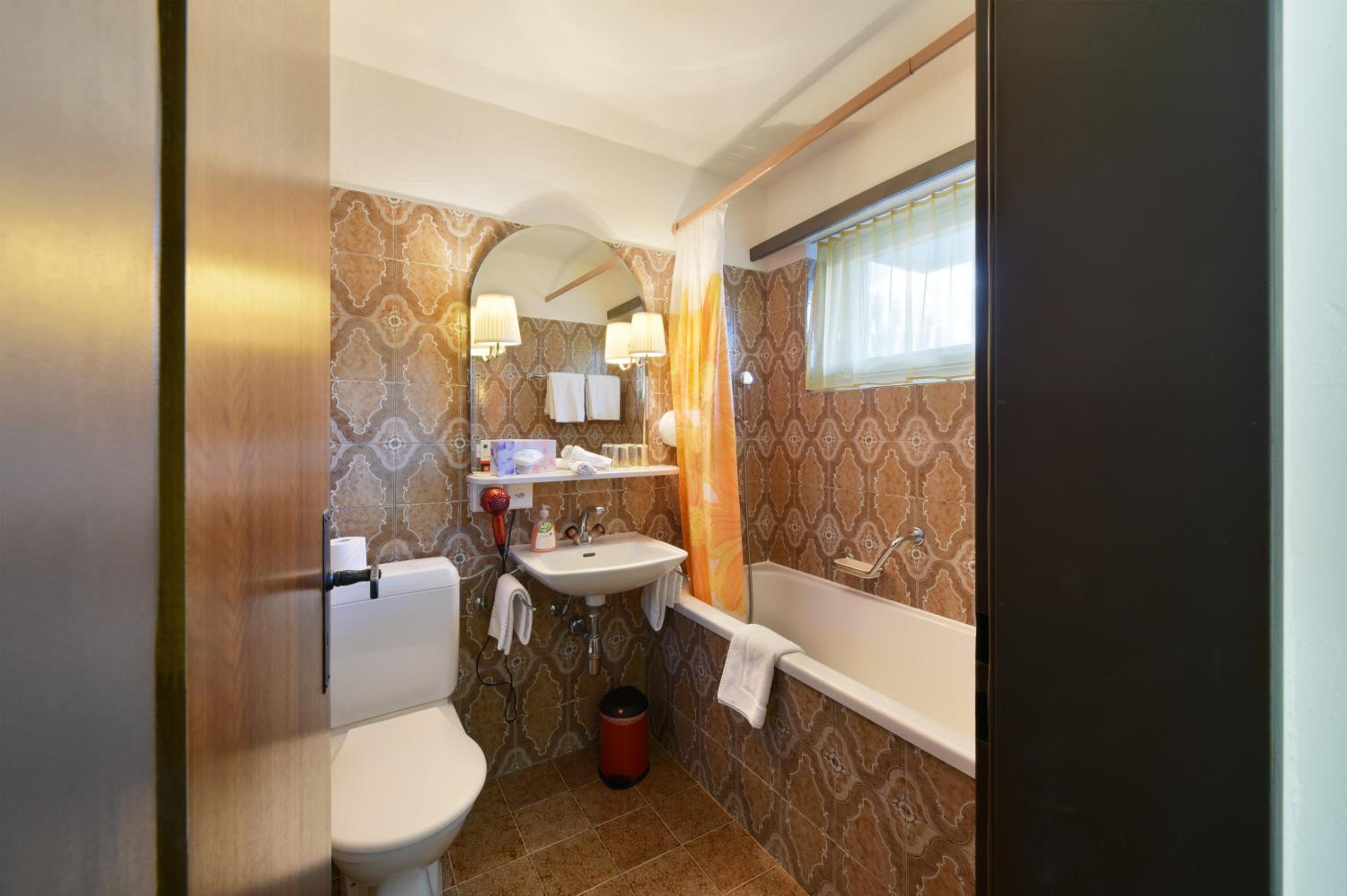 Double Room - Photo 5