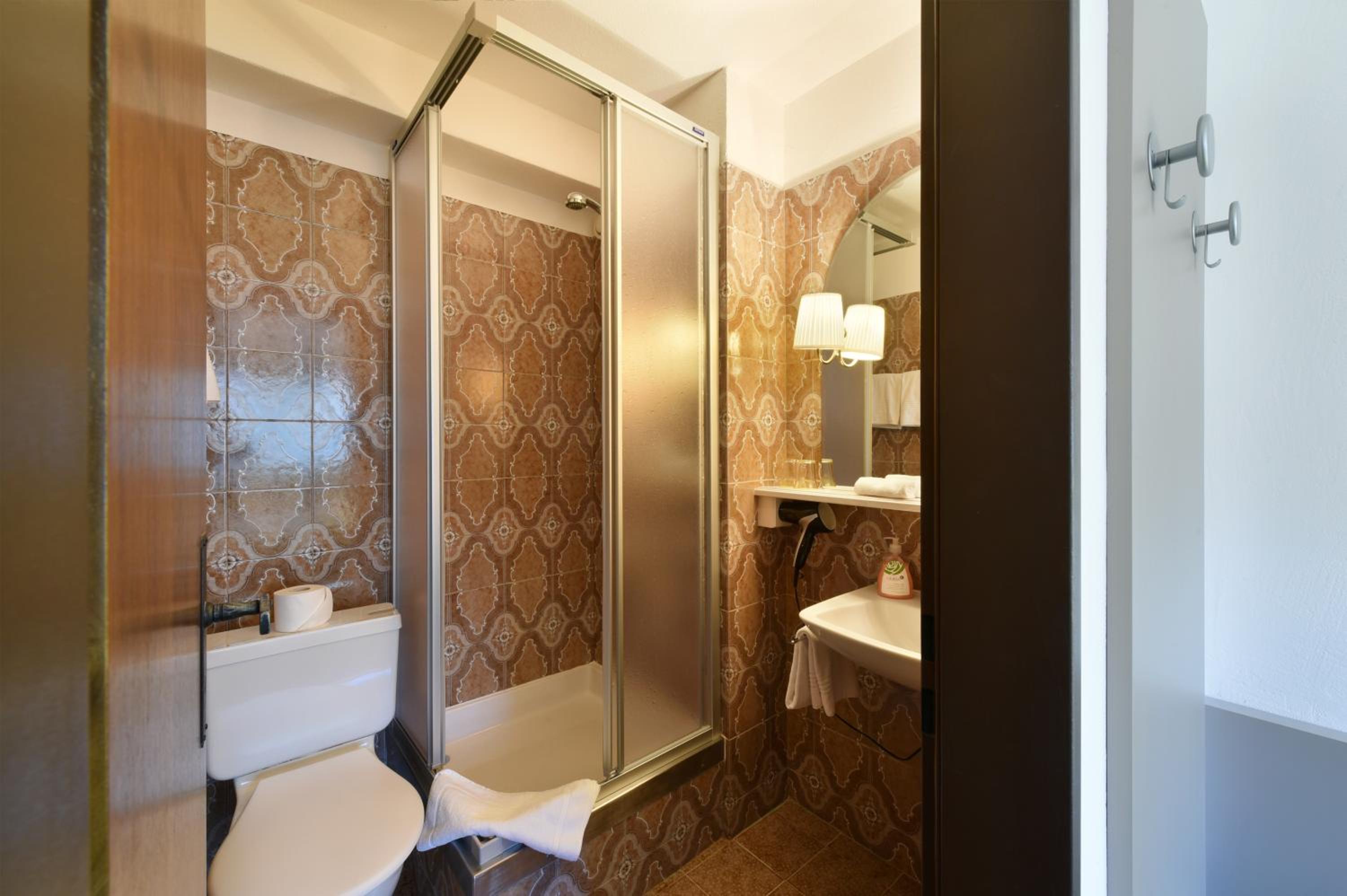 Double Room - Photo 3