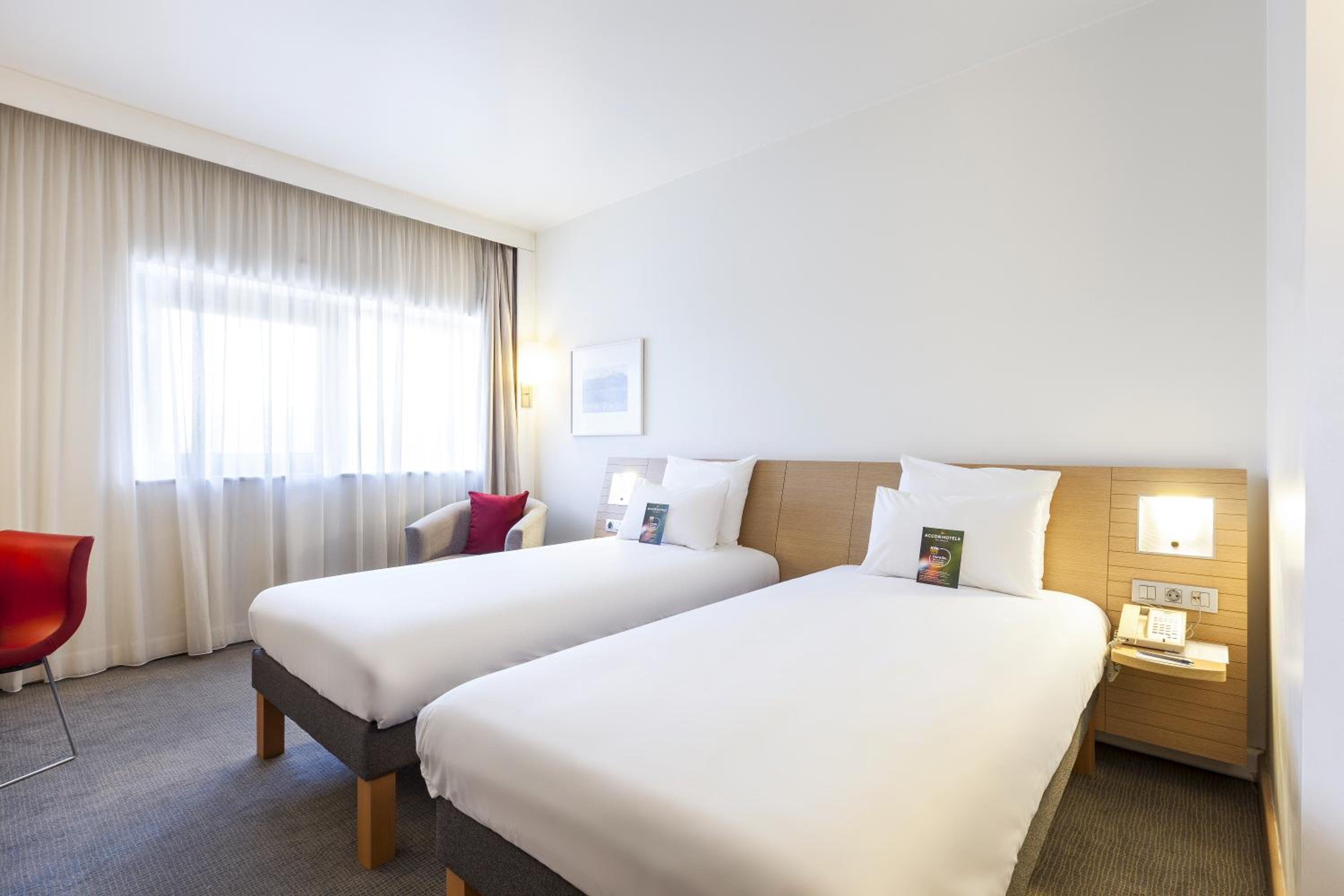 Classic Twin Room - Photo 10