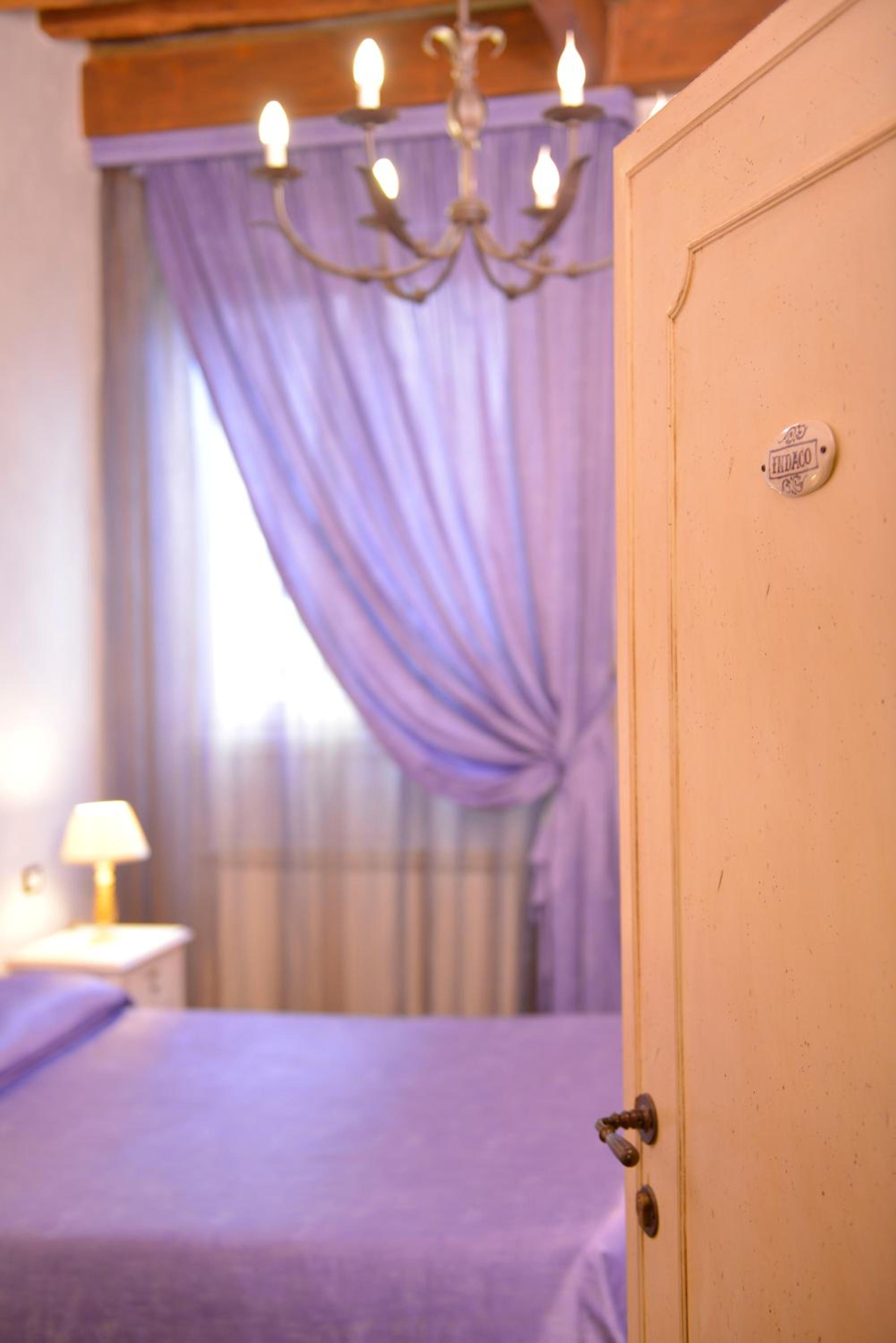 Double or Twin Room with Private Bathroom photo 3