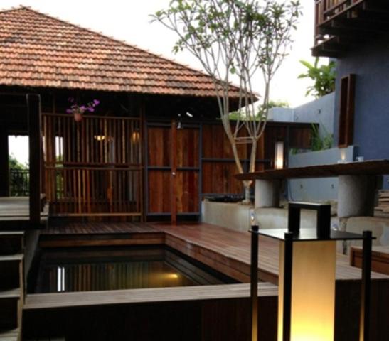 Deluxe Double or Twin Room with Mountain View