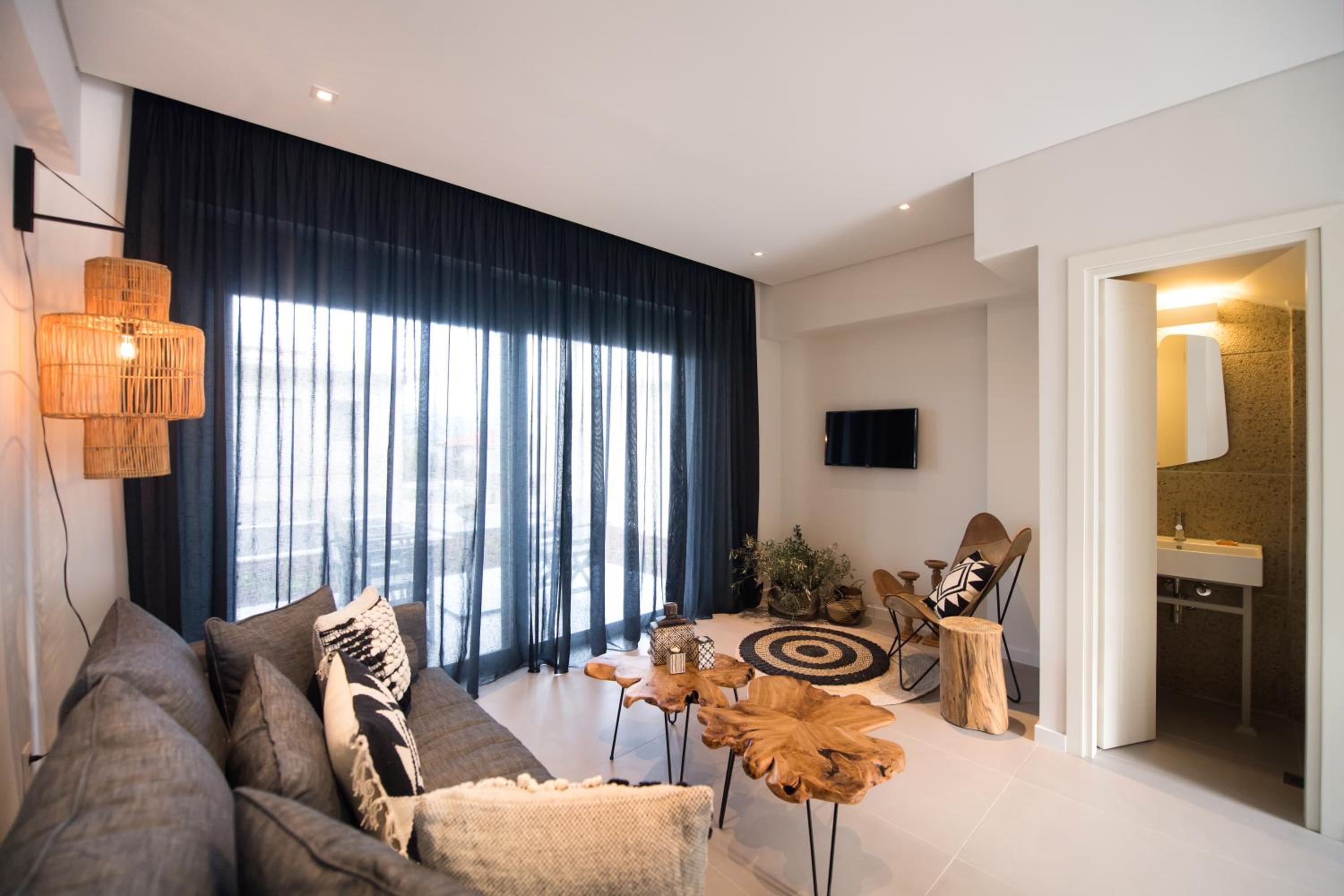Deluxe suite with private pool and garden view - Photo 7