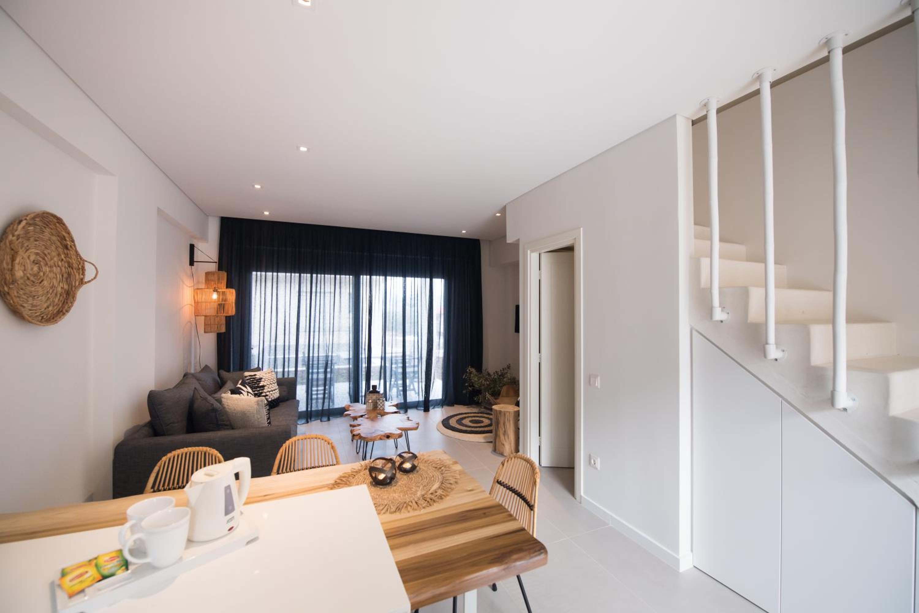 Deluxe suite with private pool and garden view - Photo 13