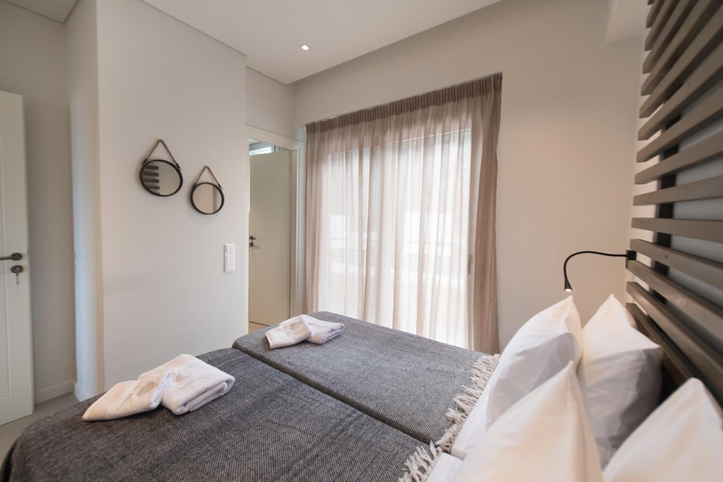 Deluxe suite with private pool and garden view - Photo 11
