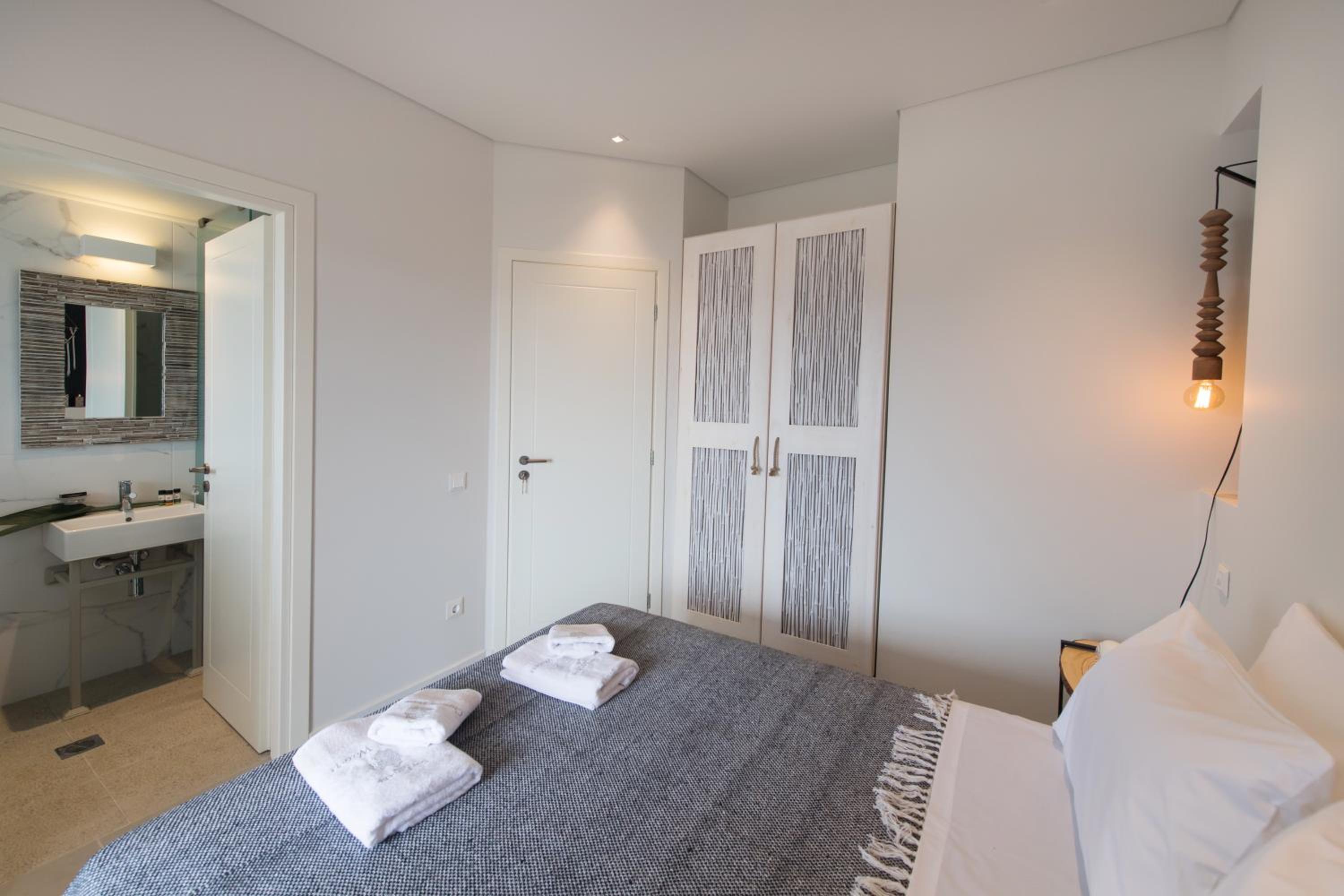 Deluxe suite with private pool and garden view - Photo 15
