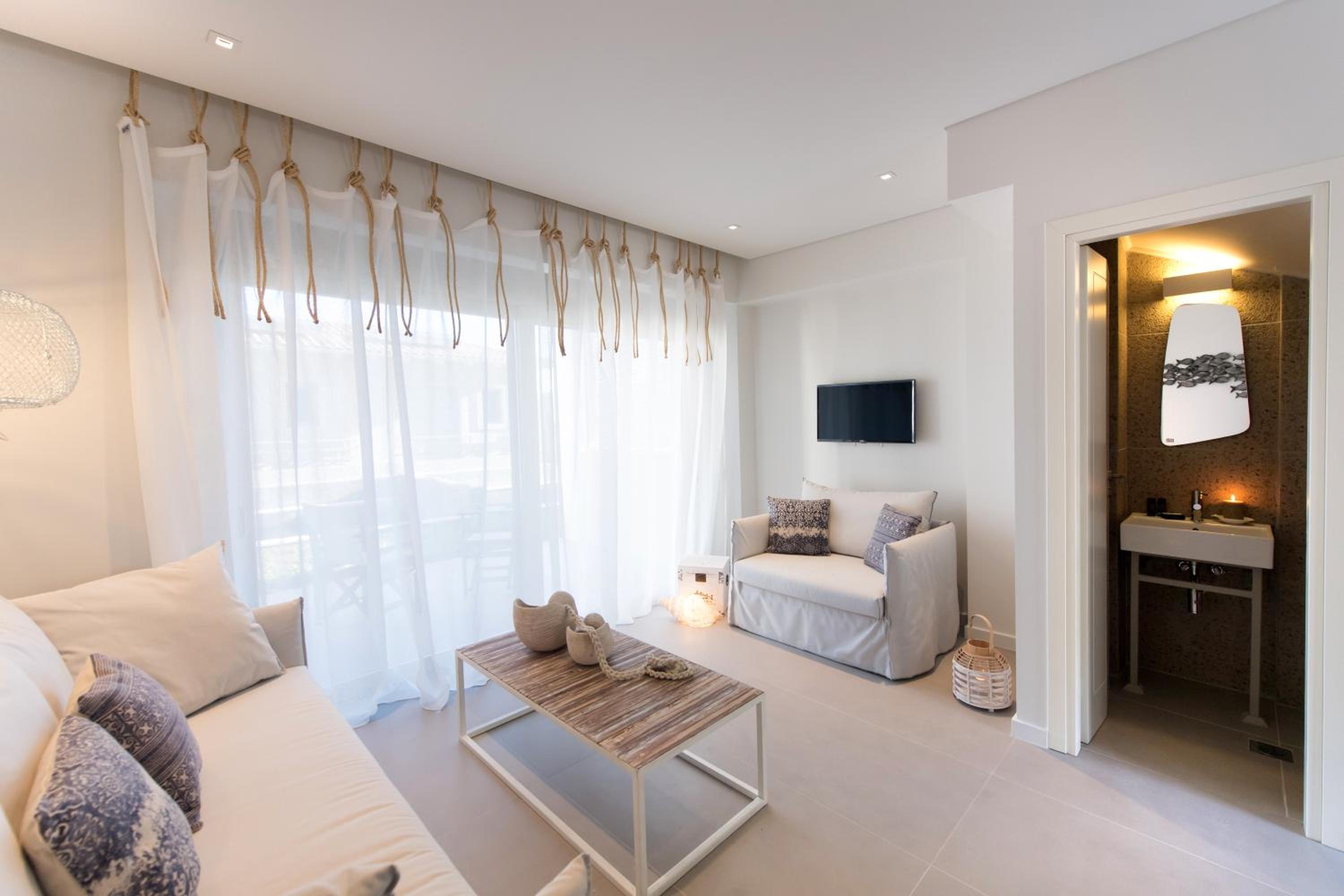 Deluxe suite with private pool and garden view - Photo 21
