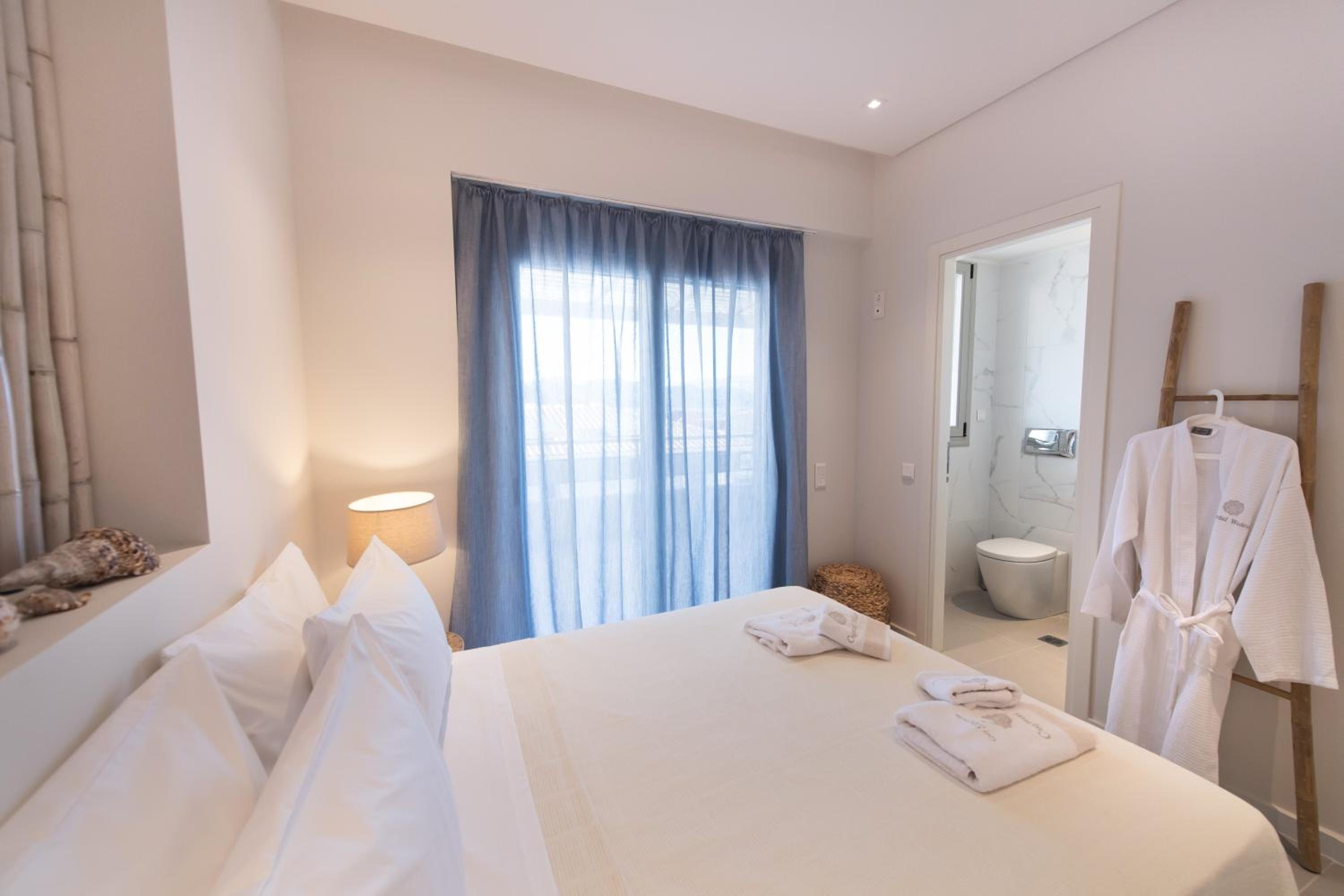 Deluxe suite with private pool and garden view - Photo 8