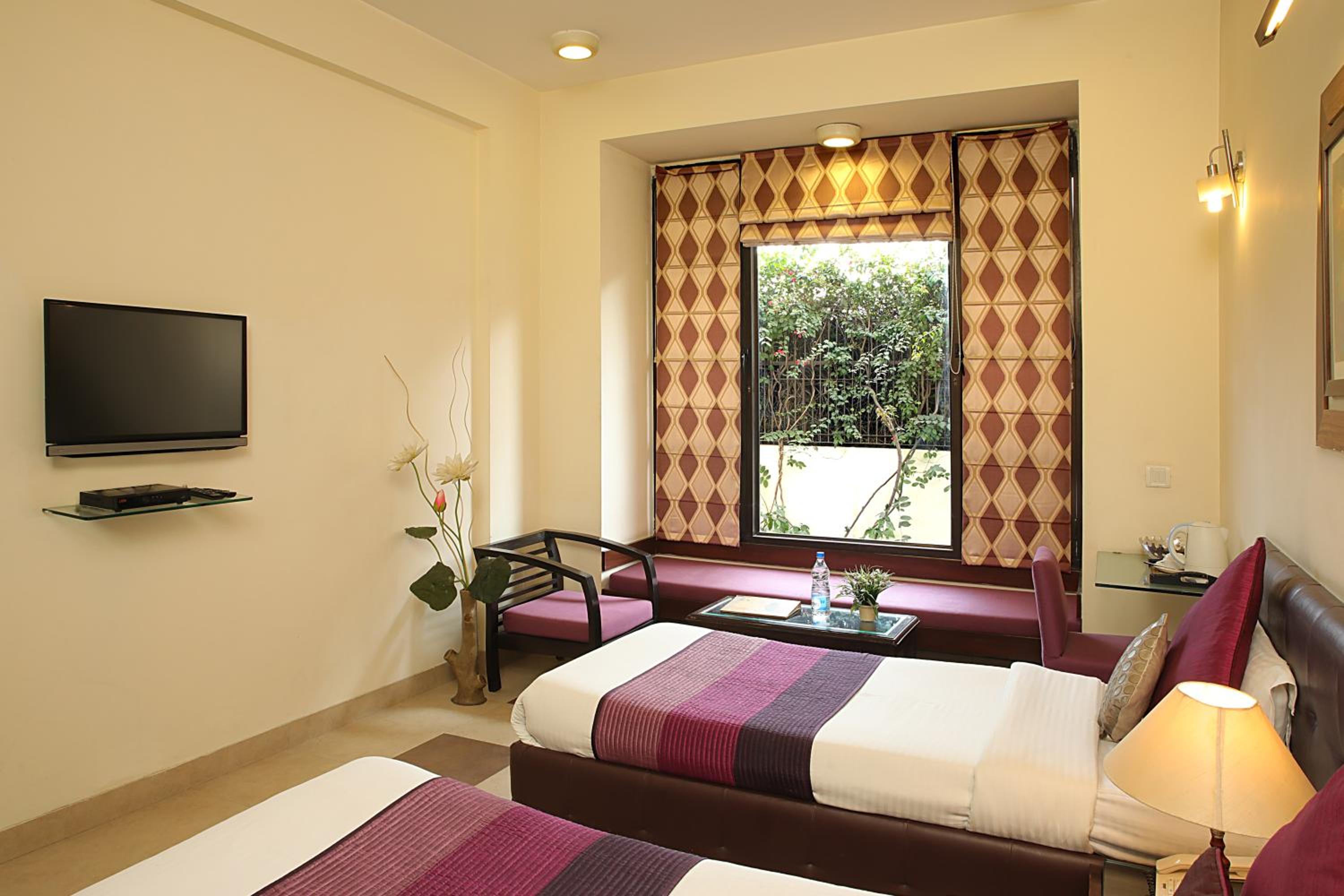 Deluxe Room - Photo 8