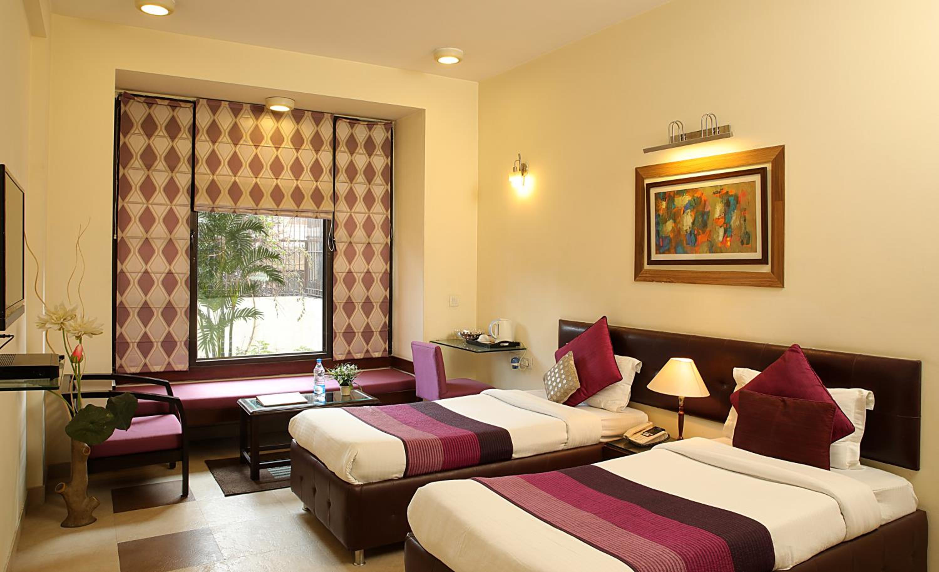 Deluxe Room - Photo 10
