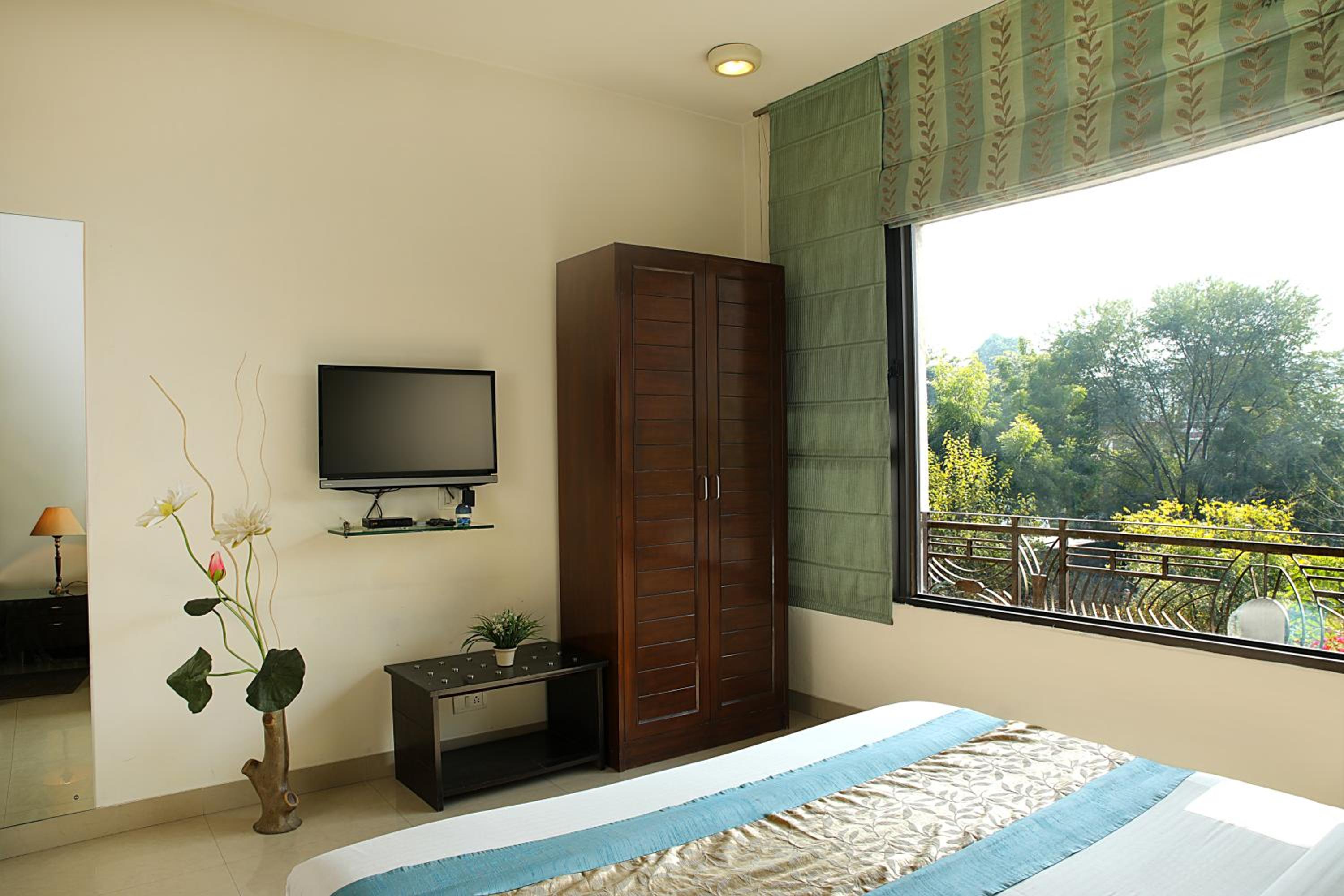 Deluxe Room - Photo 14