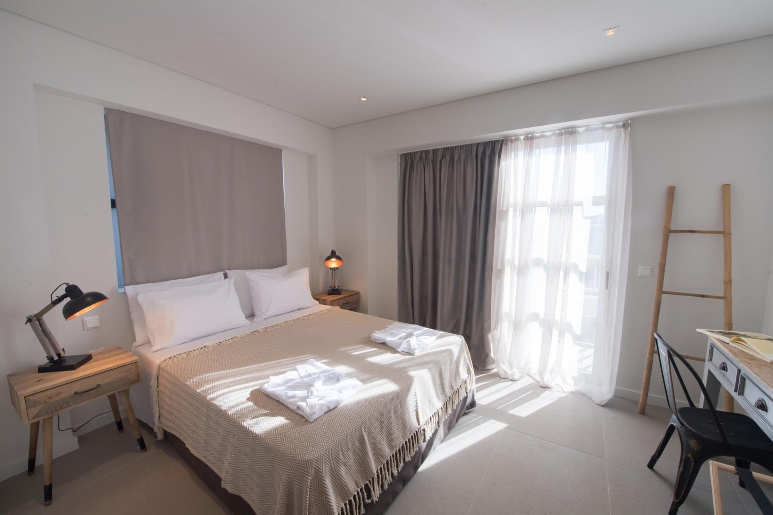 Penthouse Suite with Sea View - Photo 3