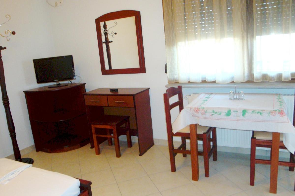 Apartment with Garden View - Photo 5