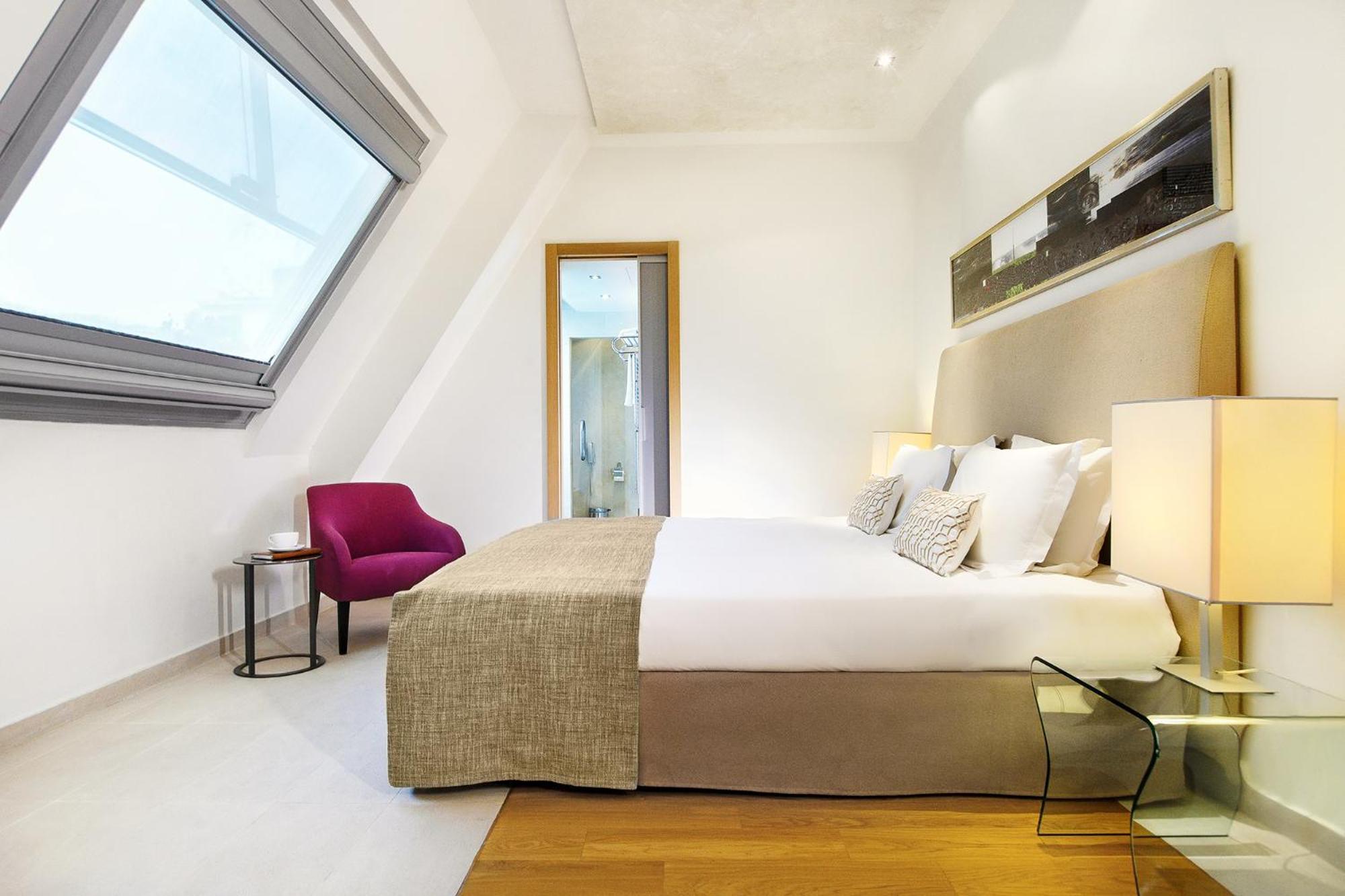 Senior Suite with Front Sea View - Photo 1