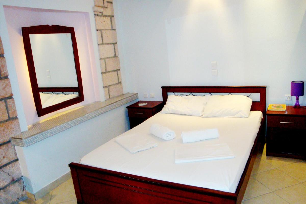 Apartment with Garden View - Photo 19