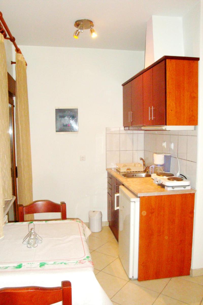 Apartment with Garden View - Photo 7