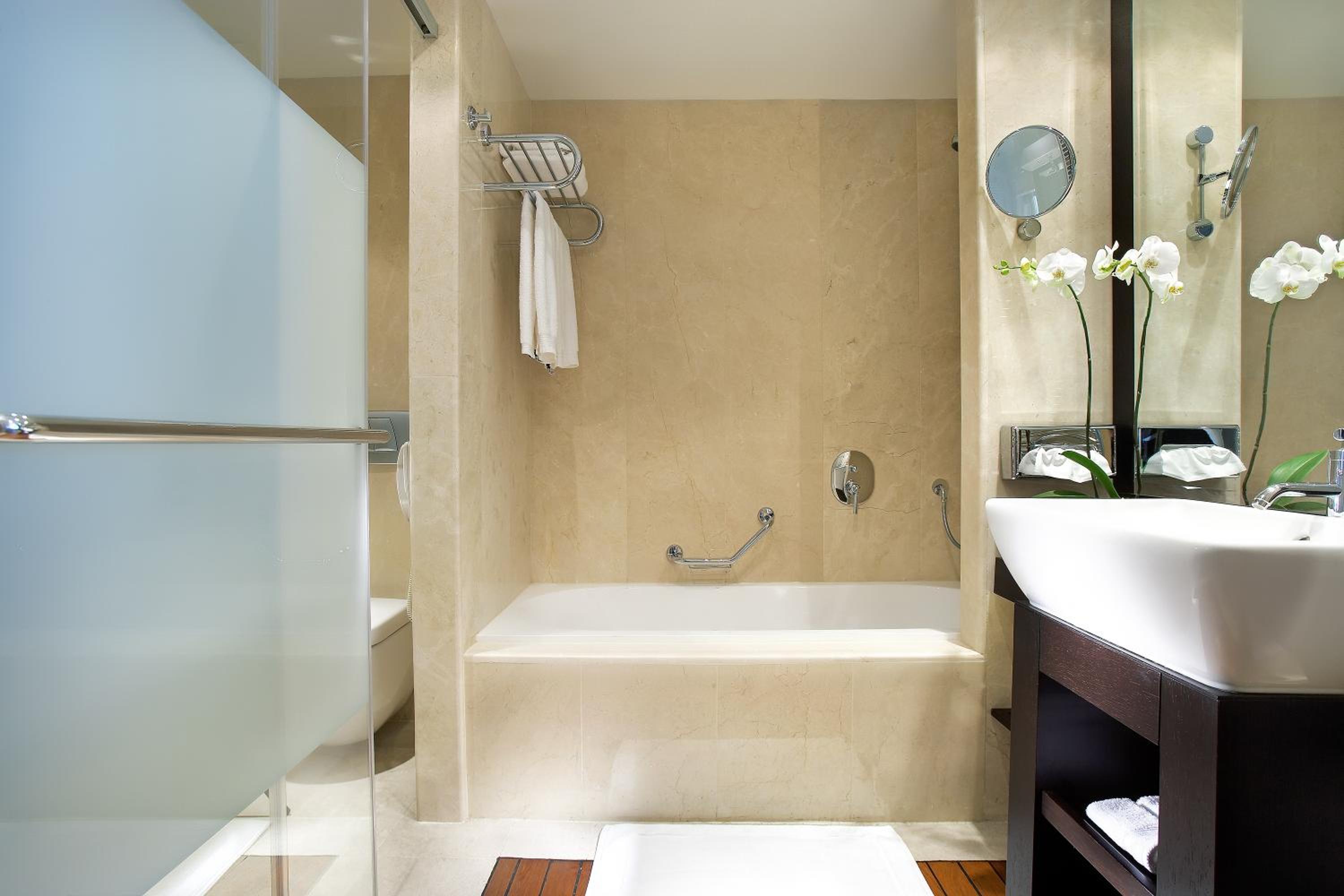 Junior Suite with Side Sea View - Photo 5