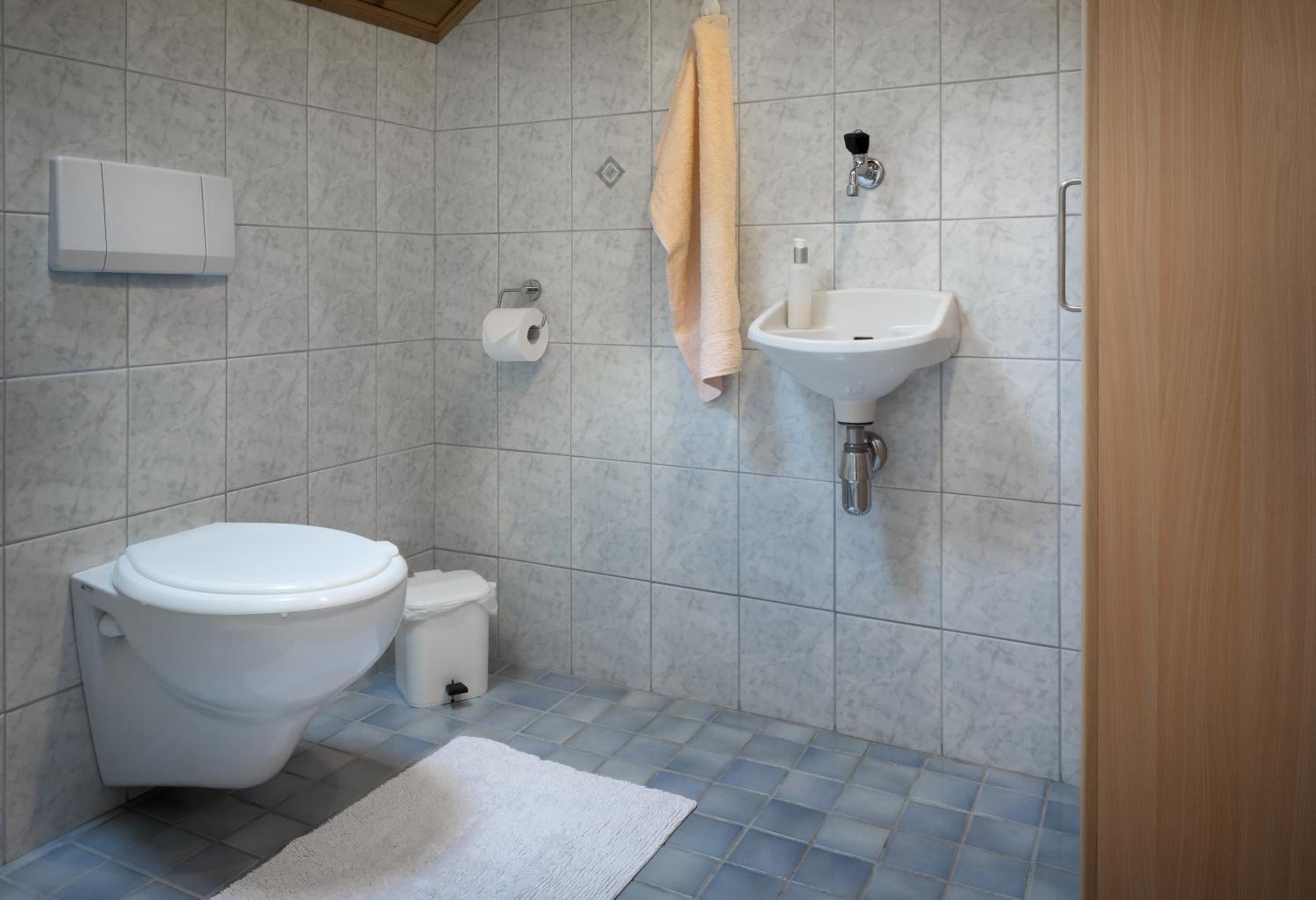 Two-Bedroom Apartment with Balcony photo 2