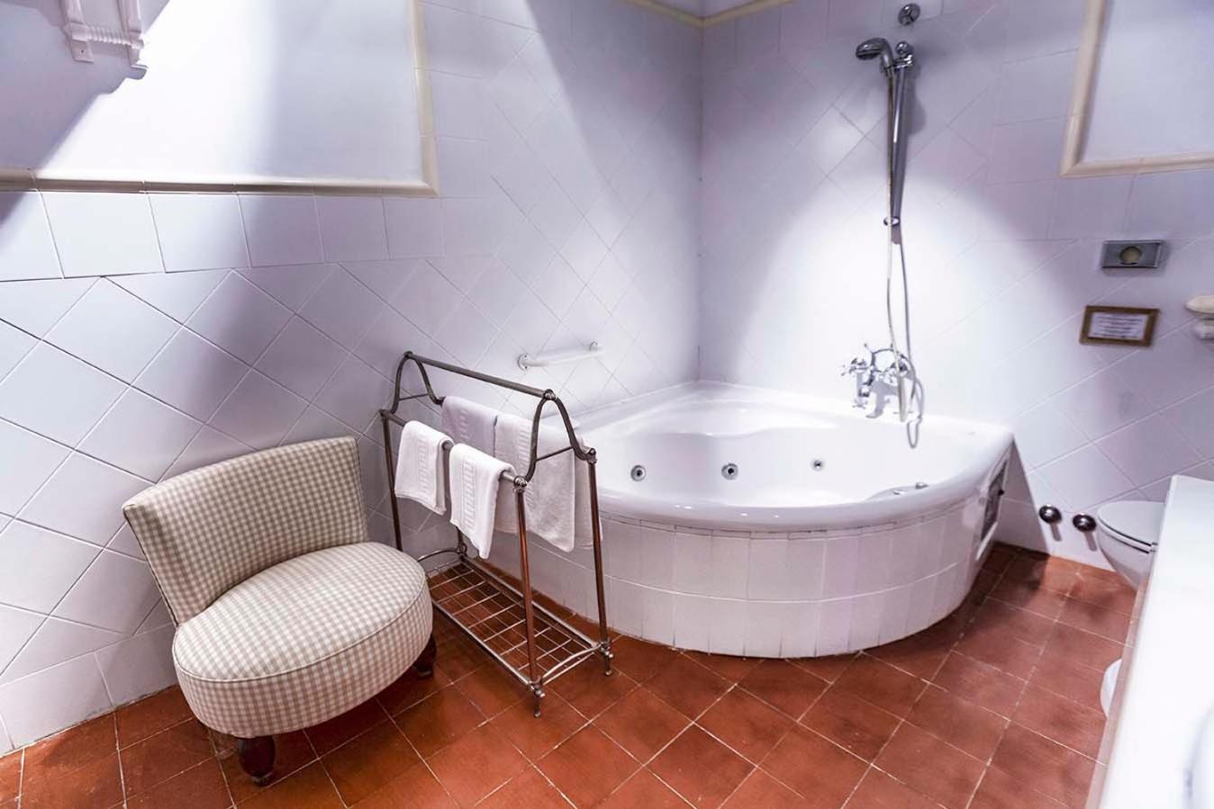 Deluxe Double or Twin Room with Balcony photo 2