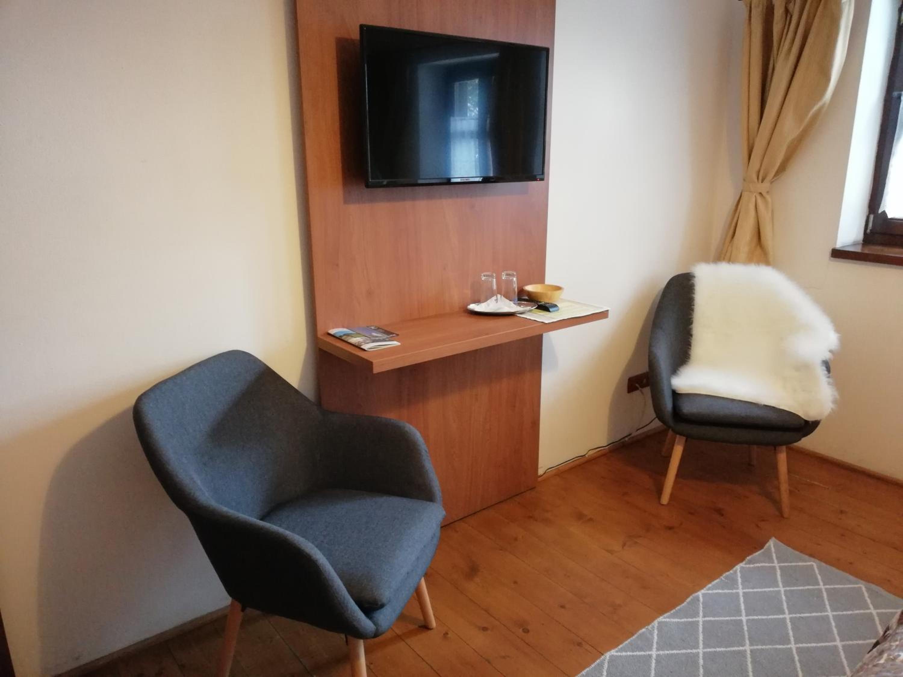 Double Room - Photo 9