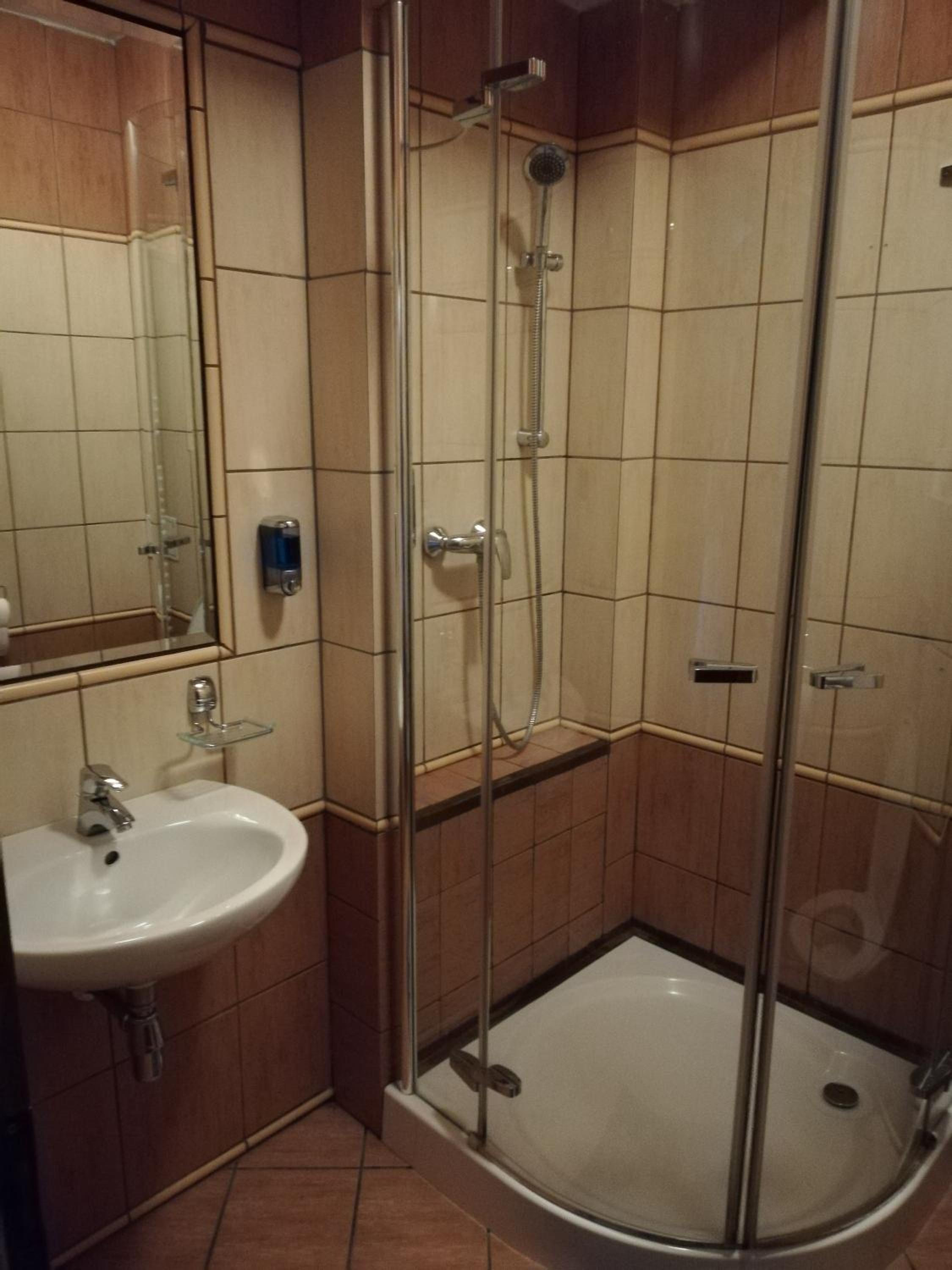 Double Room - Photo 7
