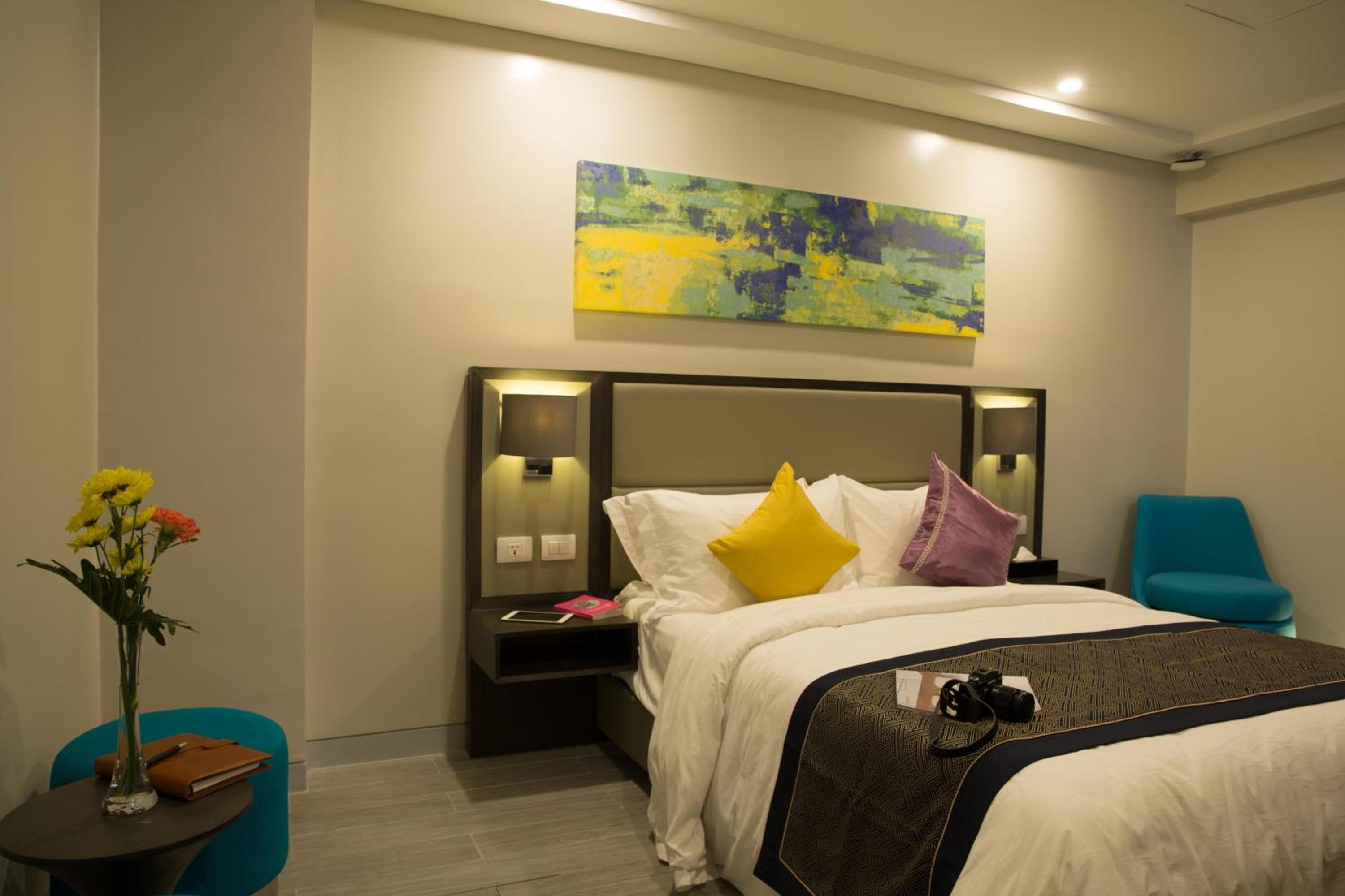 1 Bedroom Junior Suite with Living Room photo 2