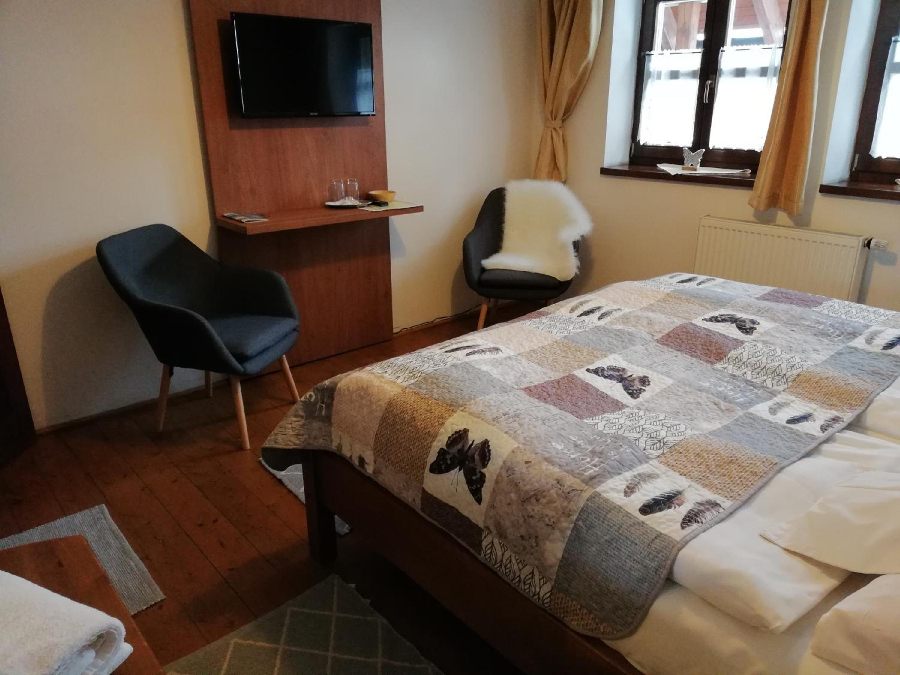 Double Room - Photo 6