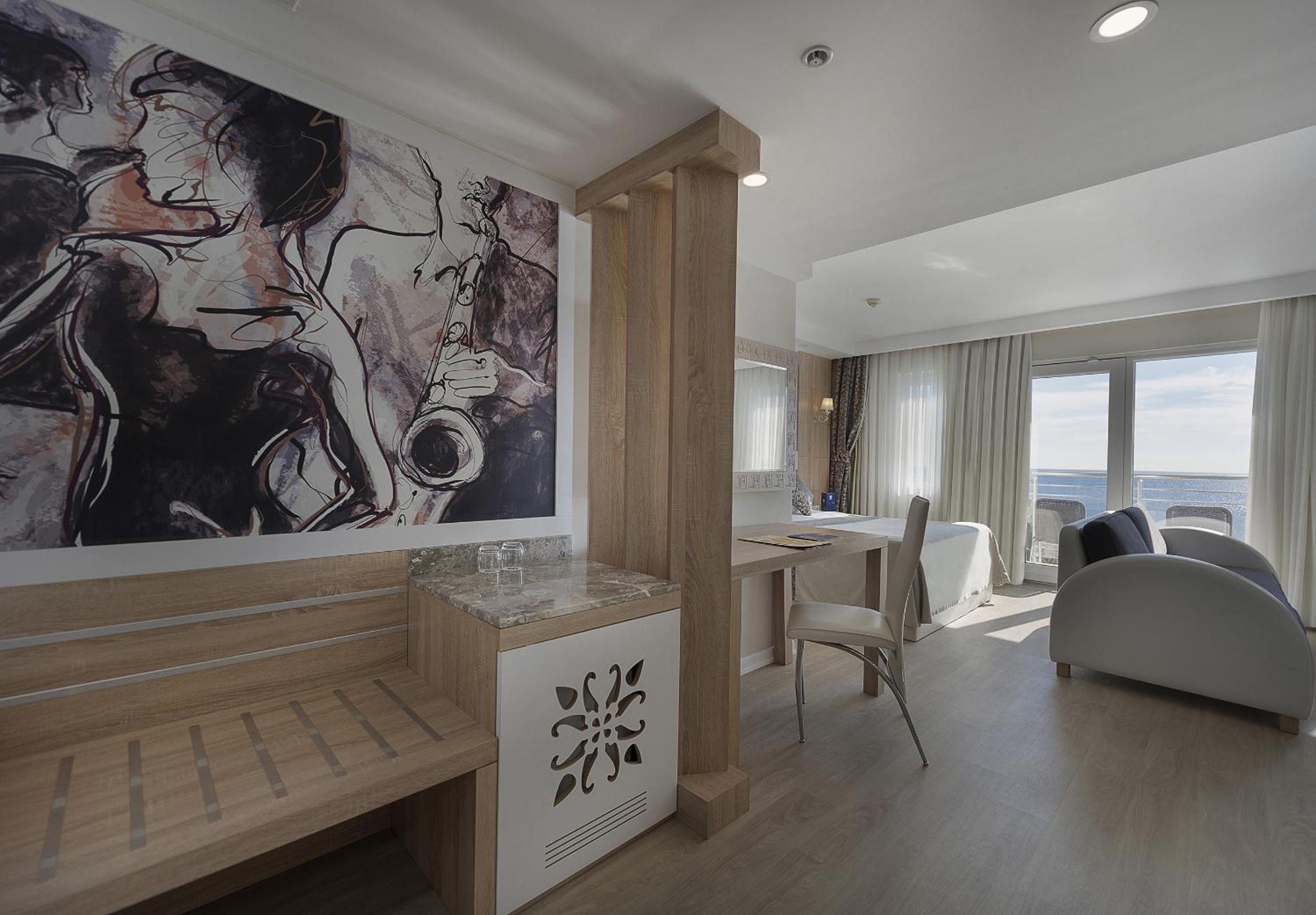 Junior Suite with Sea View - Photo 7