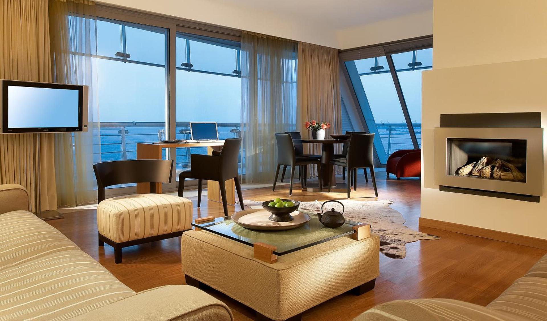 Luxury Suite with Front Sea View - Photo 1