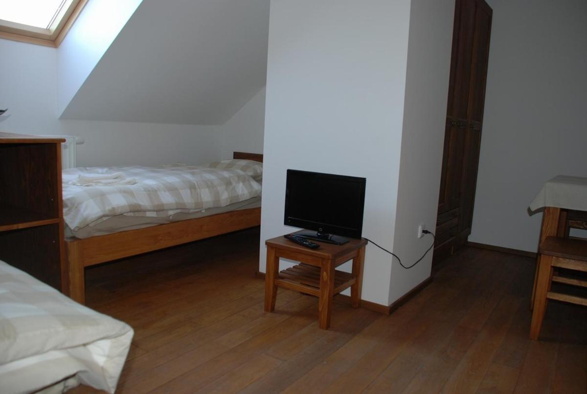 Twin Room with Shared Kitchen photo 2