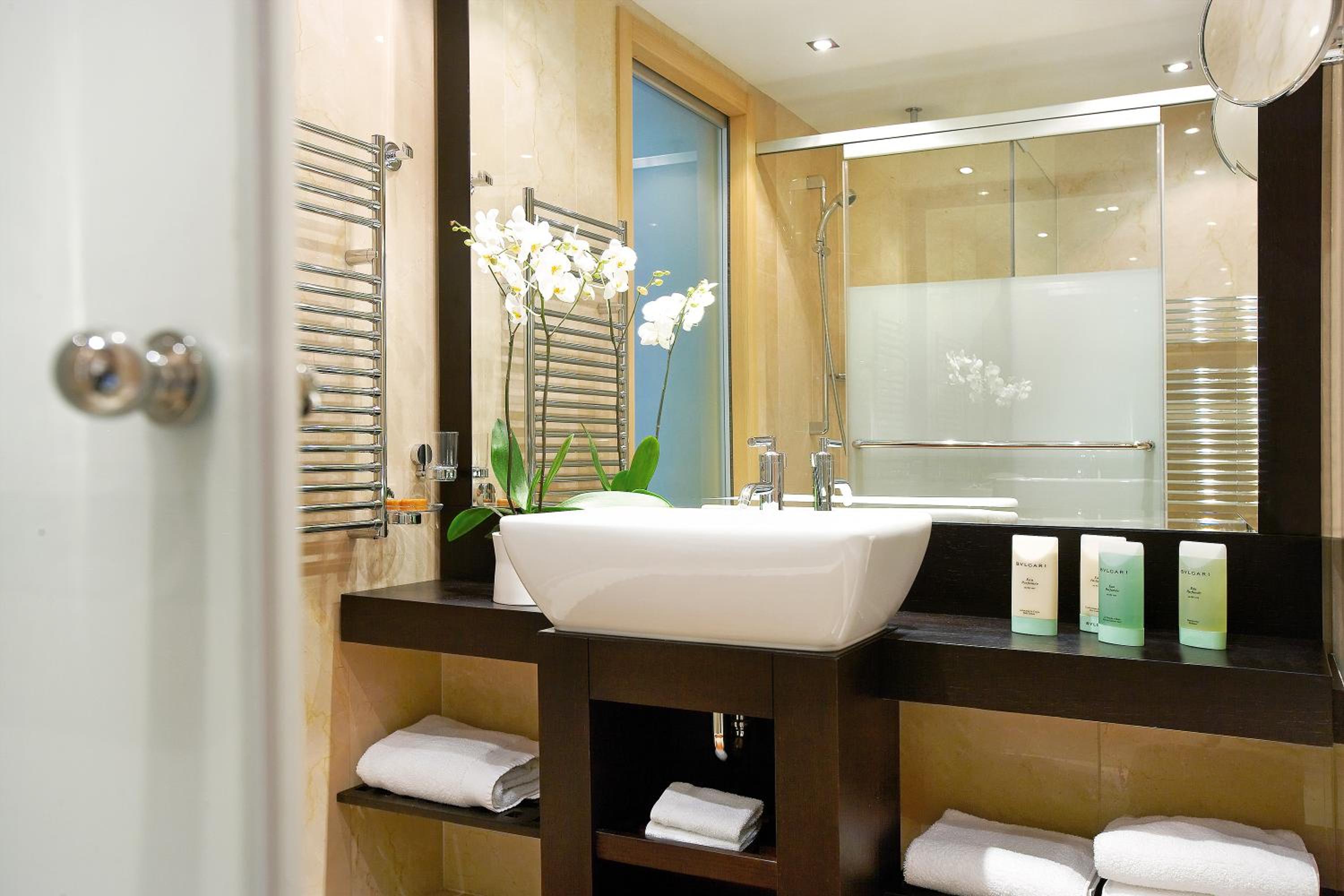 Luxury Suite with Front Sea View - Photo 4