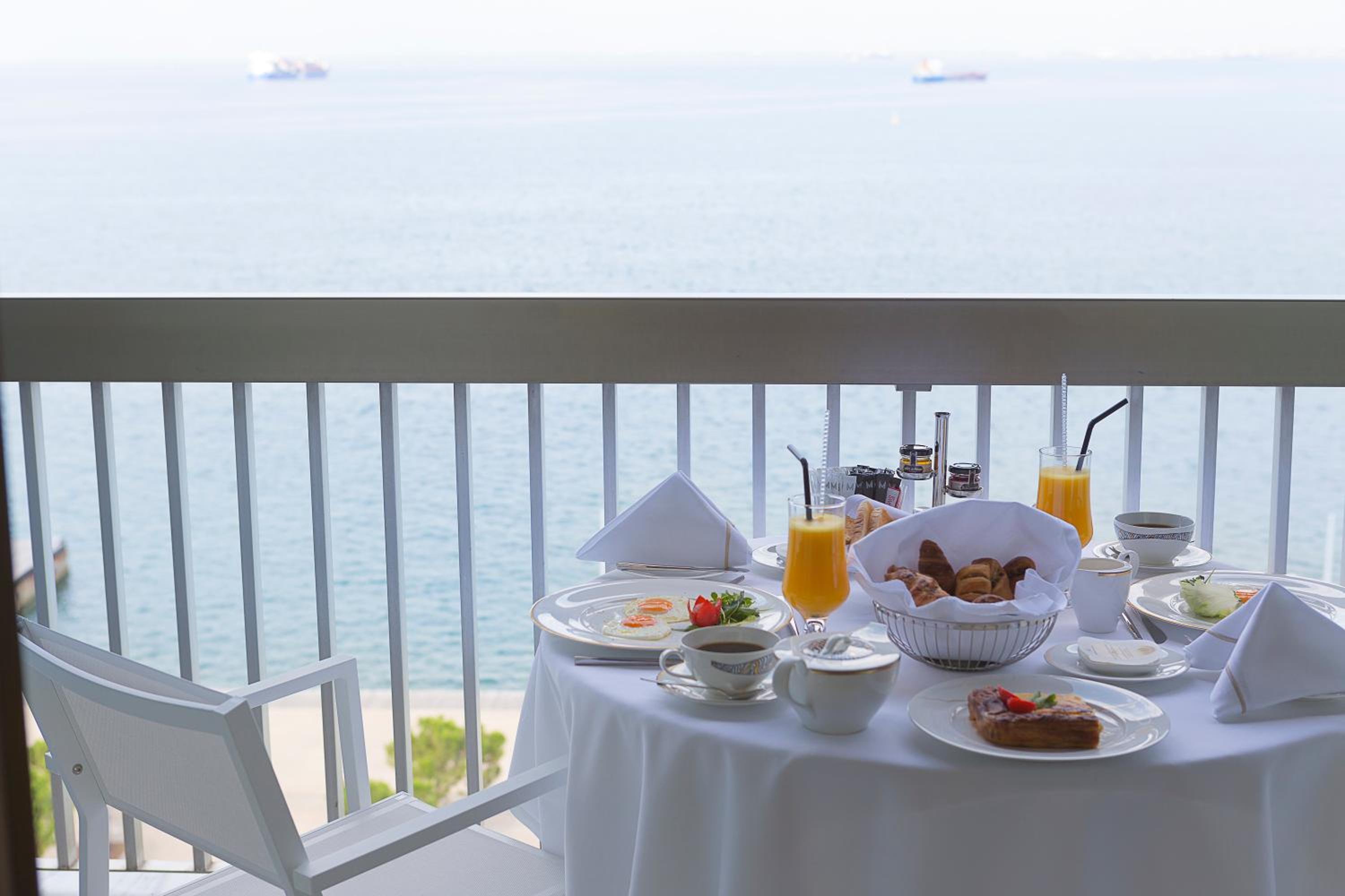 Executive Double Room with Sea View - Photo 5