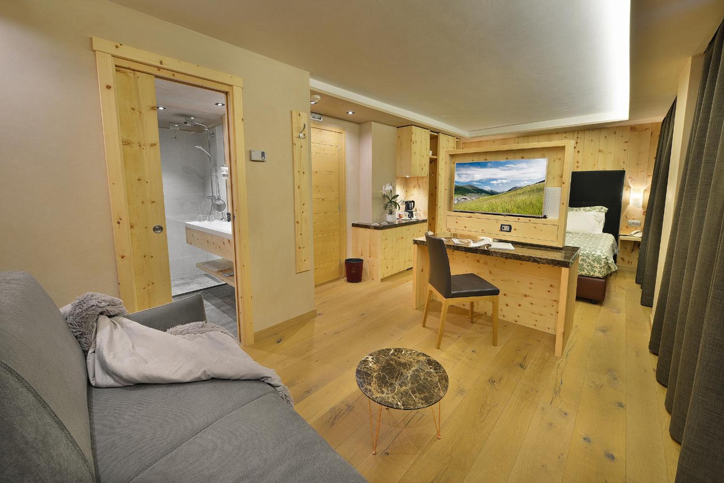 Deluxe Double Room photo 3