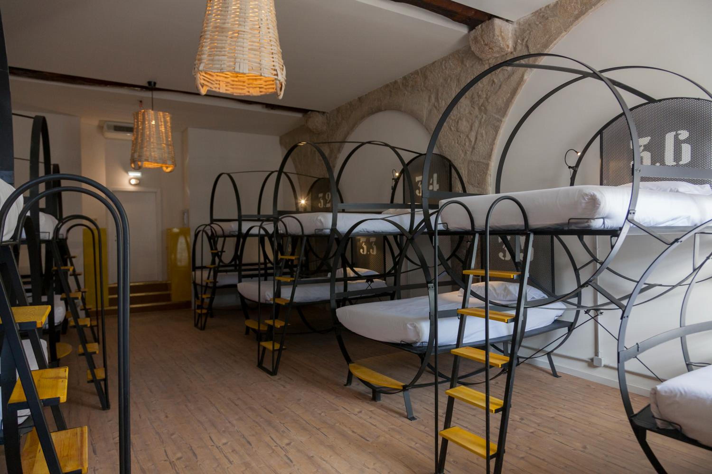 Bed in 14-Bed Mixed Dormitory Room photo 1