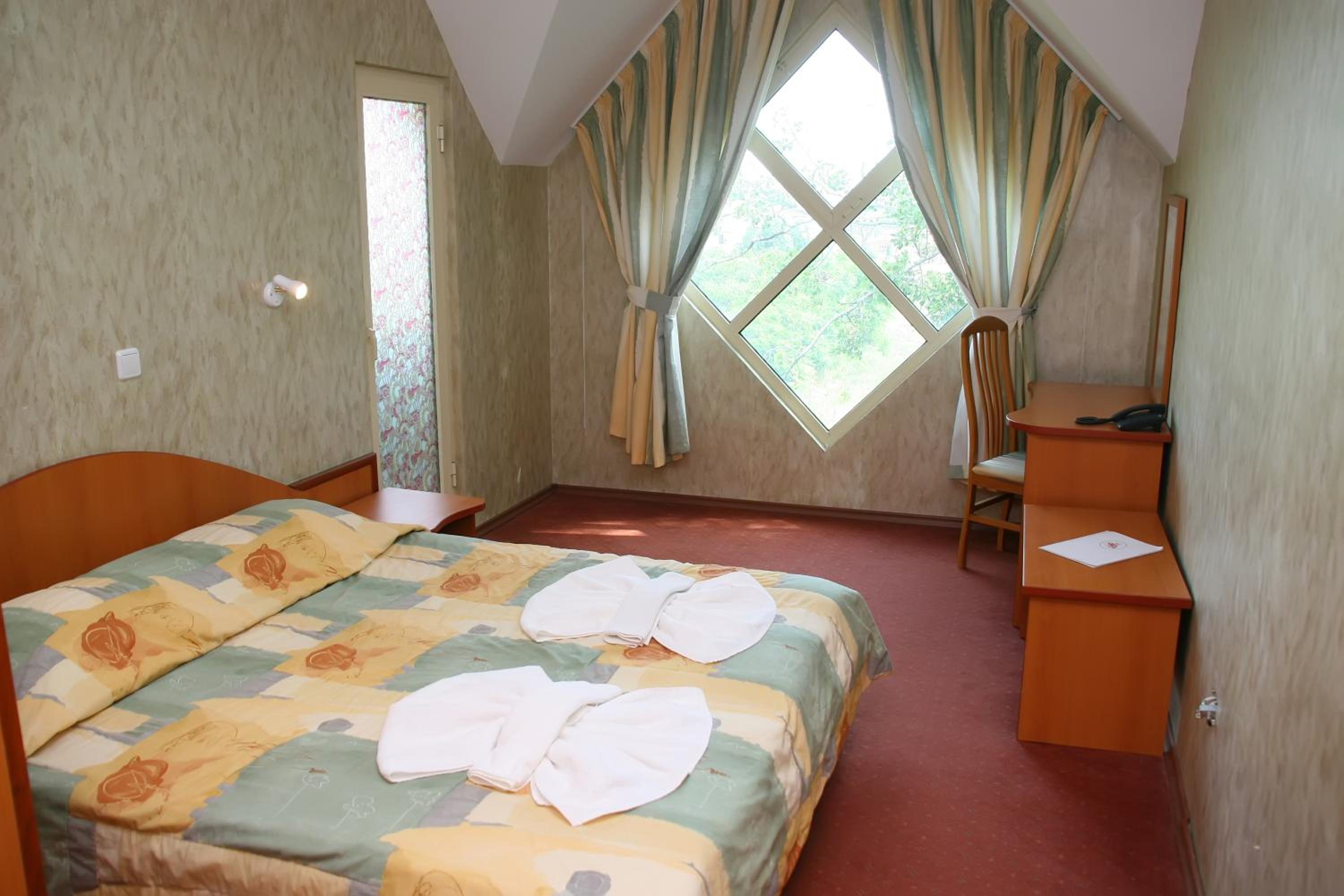 Deluxe Family Room (2 Adults + 2 Children) photo 2