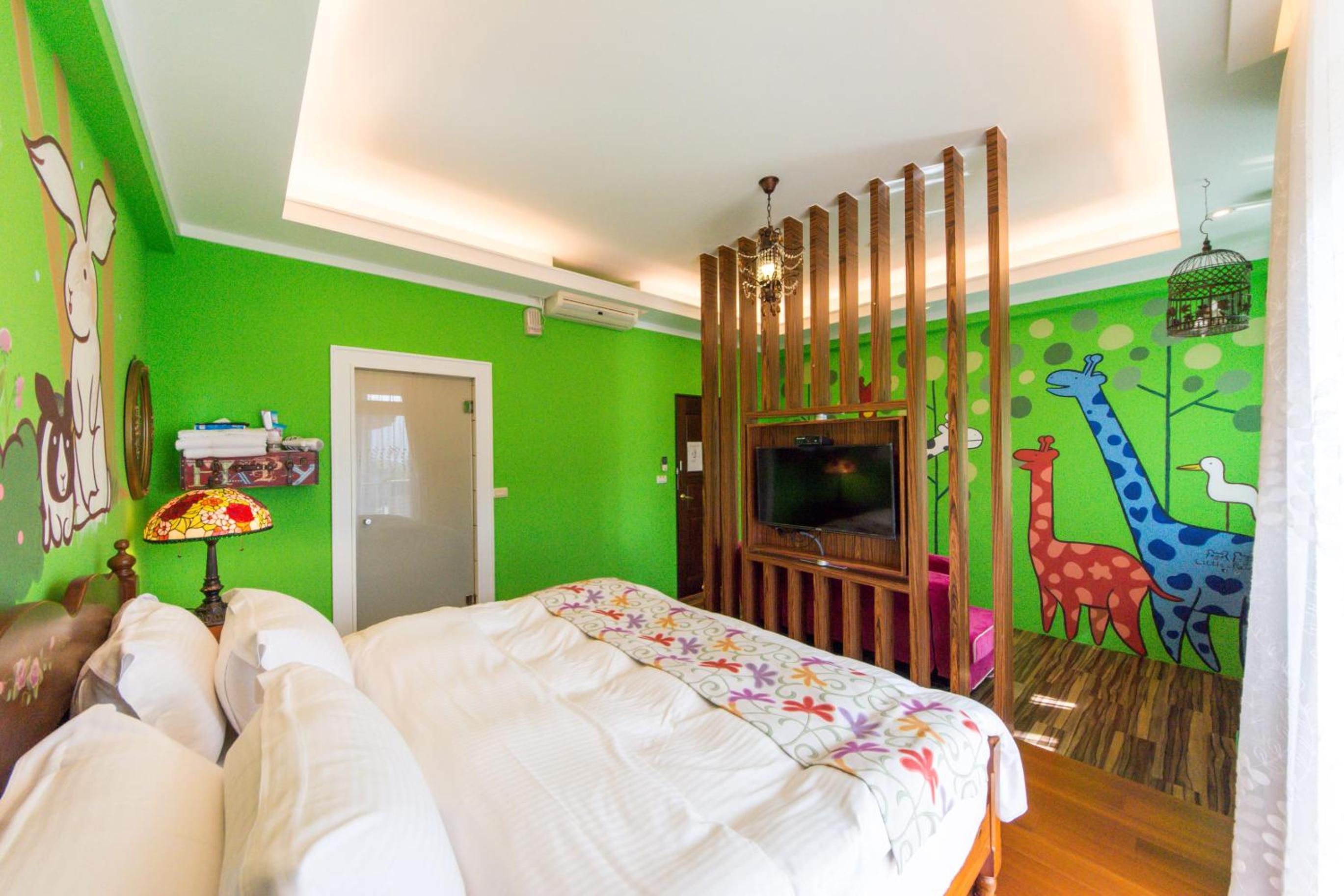 Queen Room with Balcony photo 1