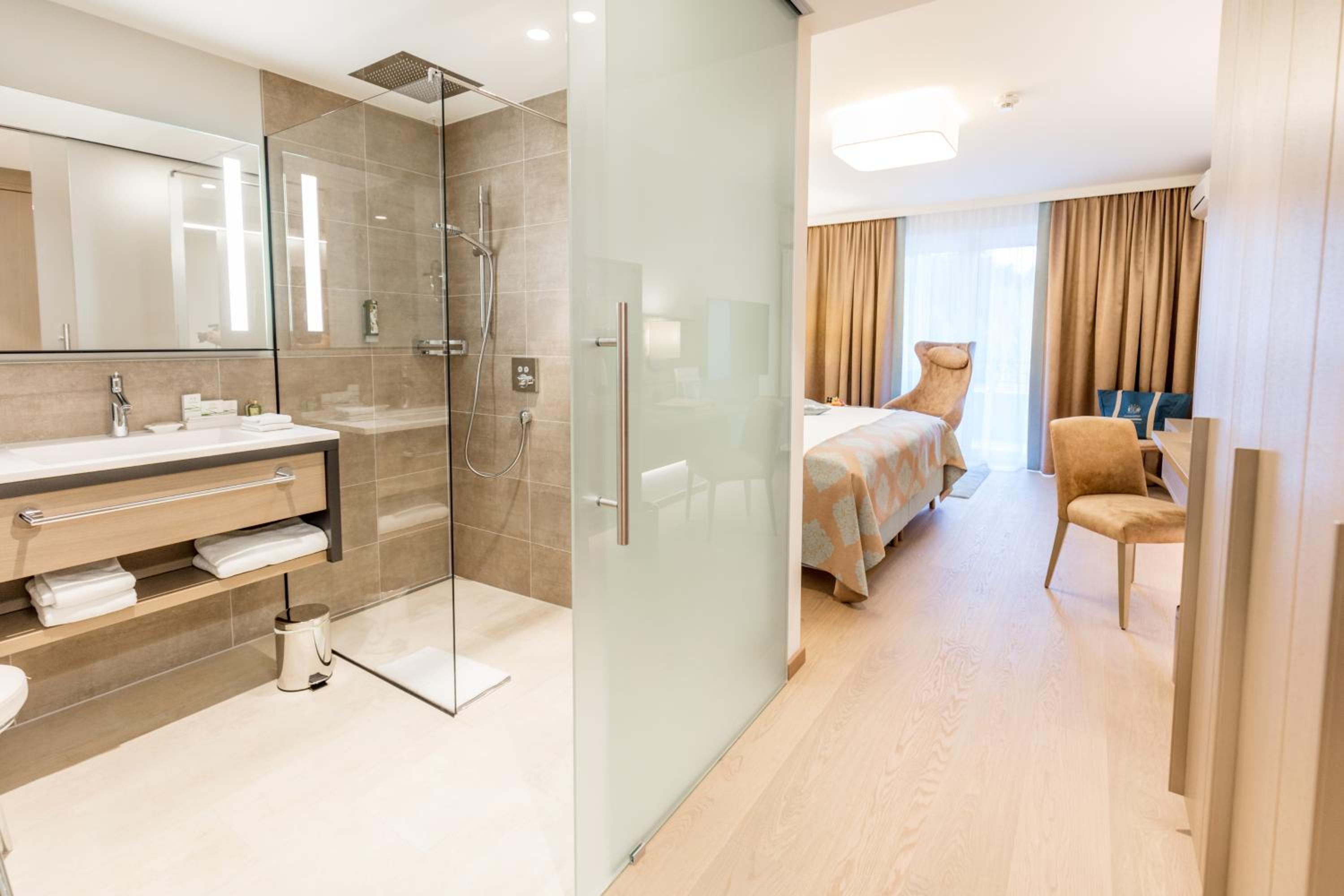 Double Room Parkallee with Park View - Photo 6