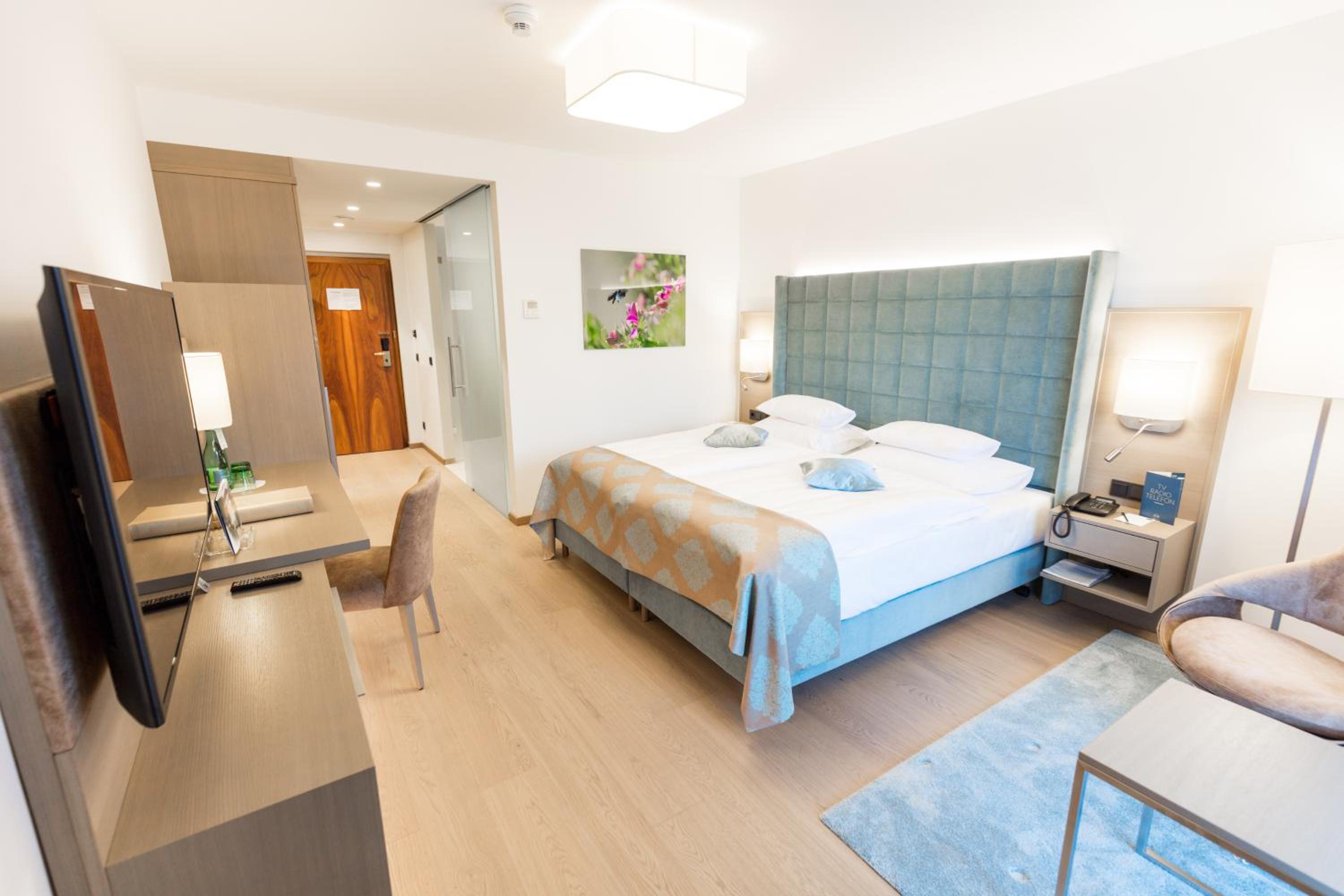 Double Room Parkallee with Park View - Photo 1