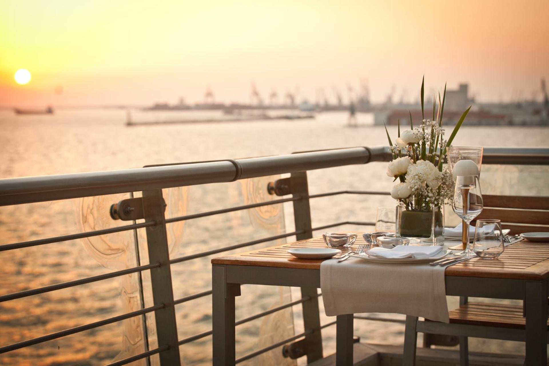 Luxury Suite with Front Sea View - Photo 3