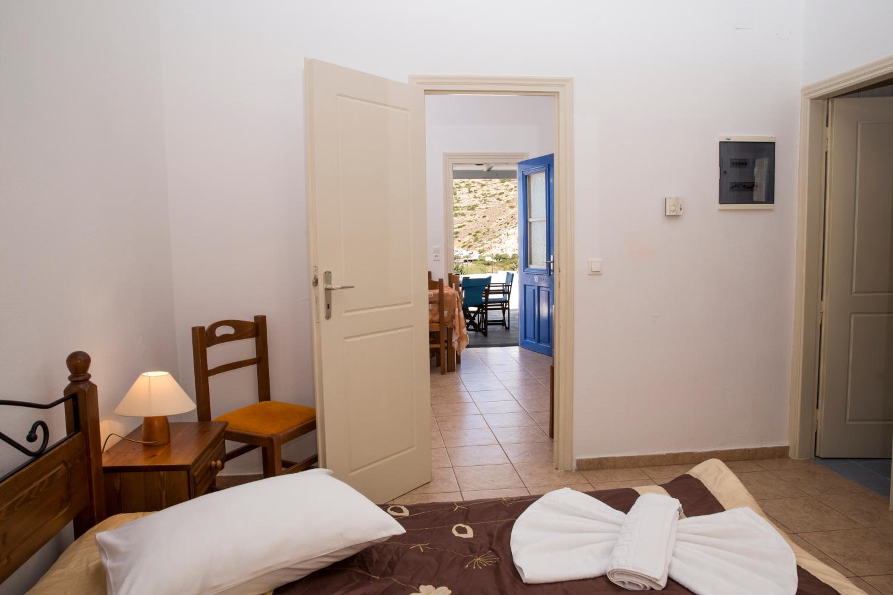 Studio Apartment photo 1