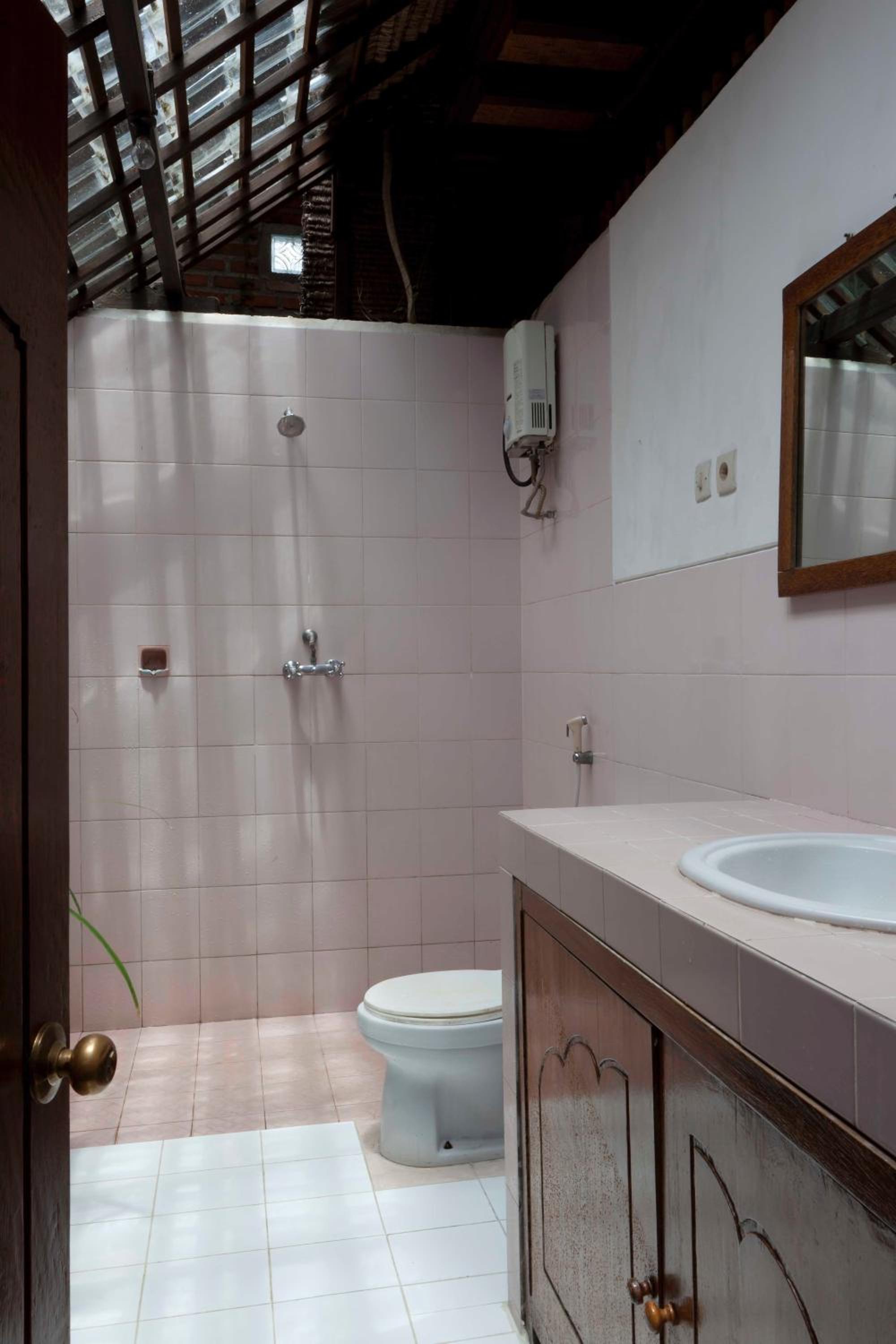 Two-Bedroom House - Photo 12