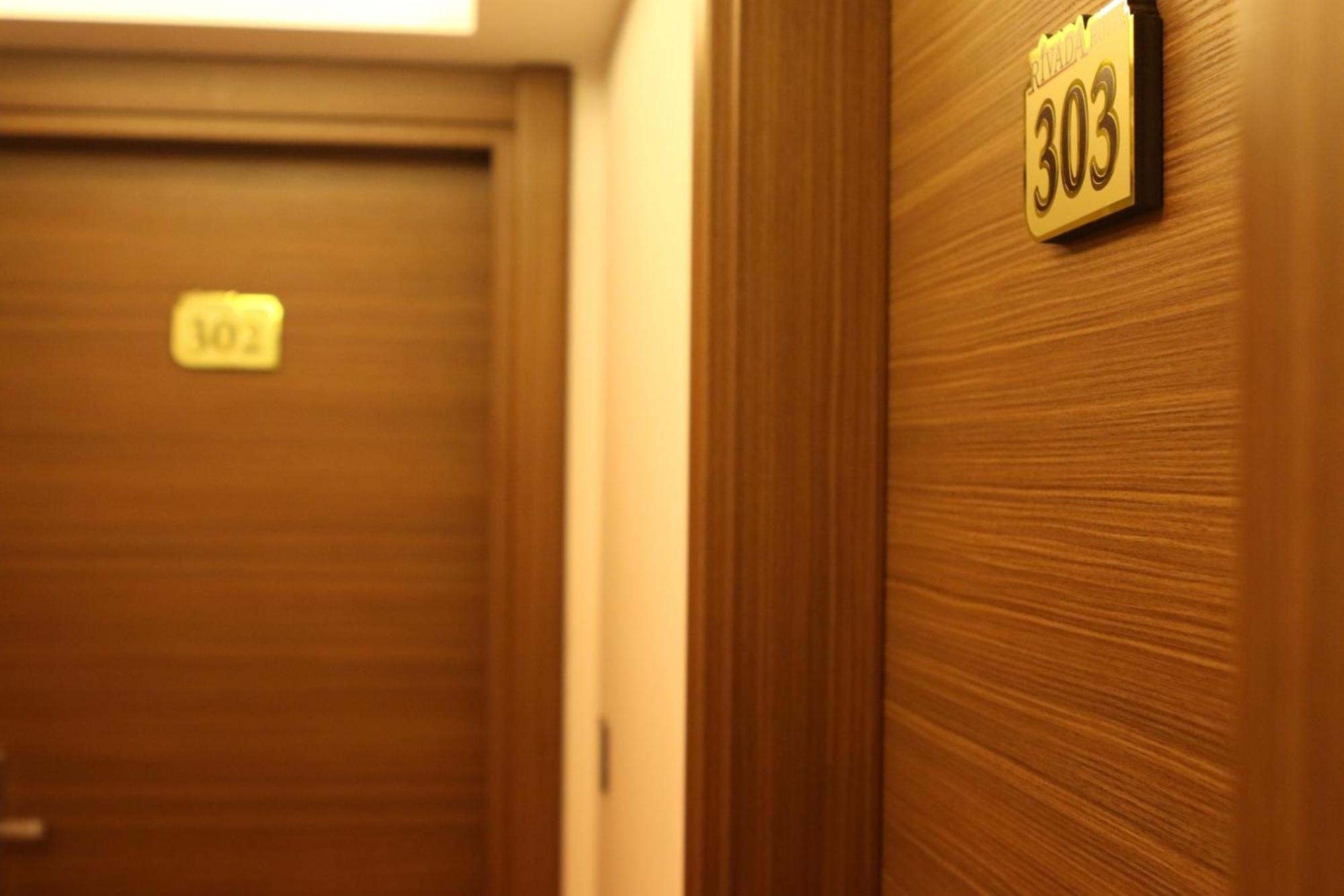 Double or Twin Room with Private Bathroom photo 3