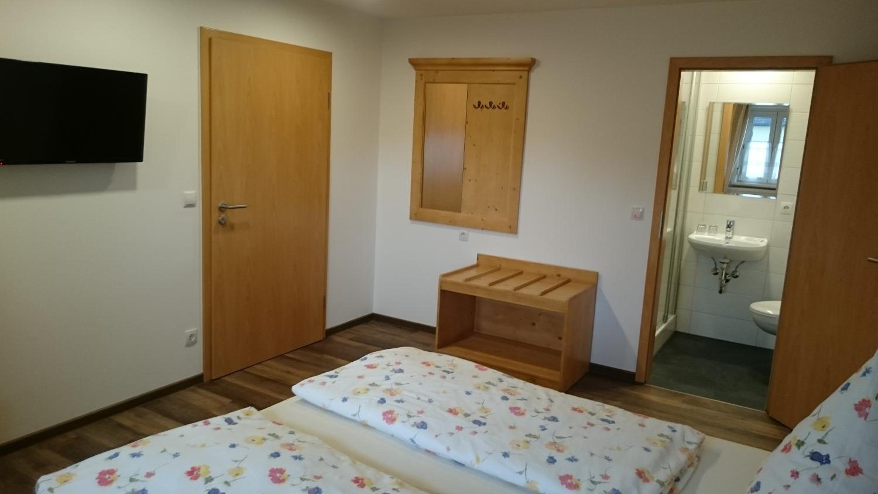Double Room with Private Bathroom photo 1